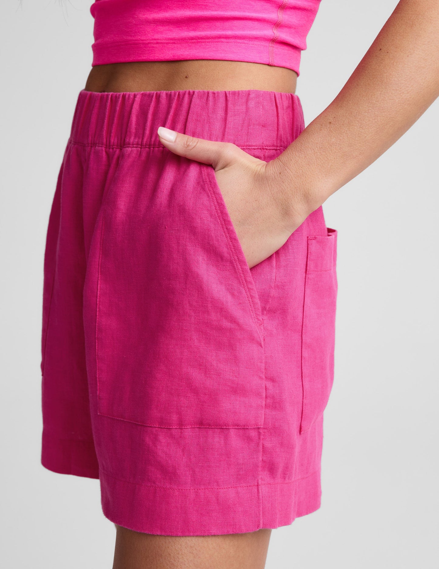 Beyond Yoga Mid Rise Casual SoftWash Linen Shorts - Pink Glow