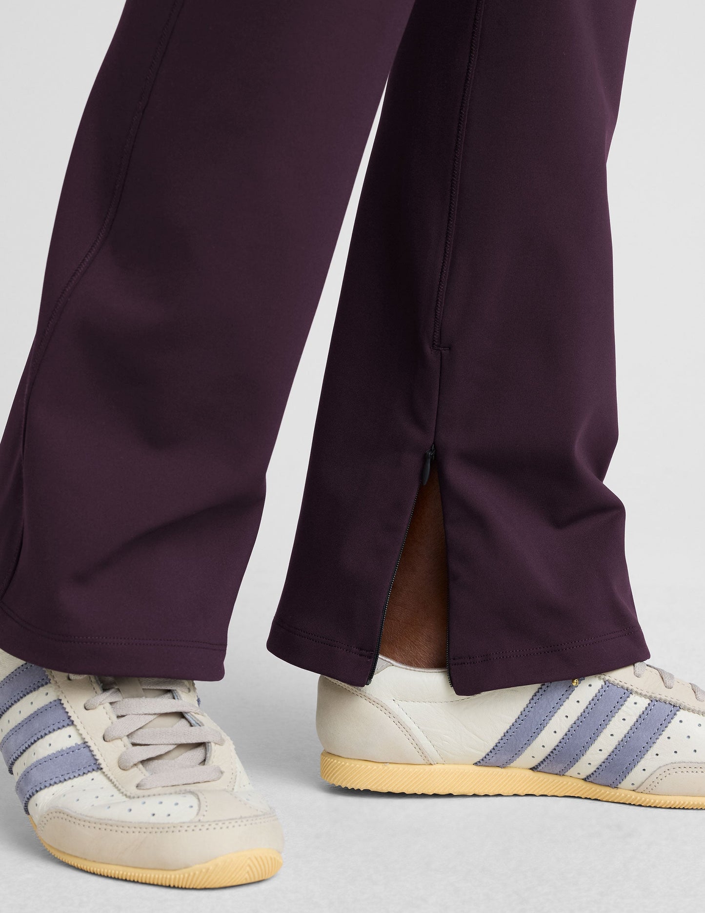 Beyond Yoga Women's Boot Cut Pacer Fleece Pants - Eggplant Purple