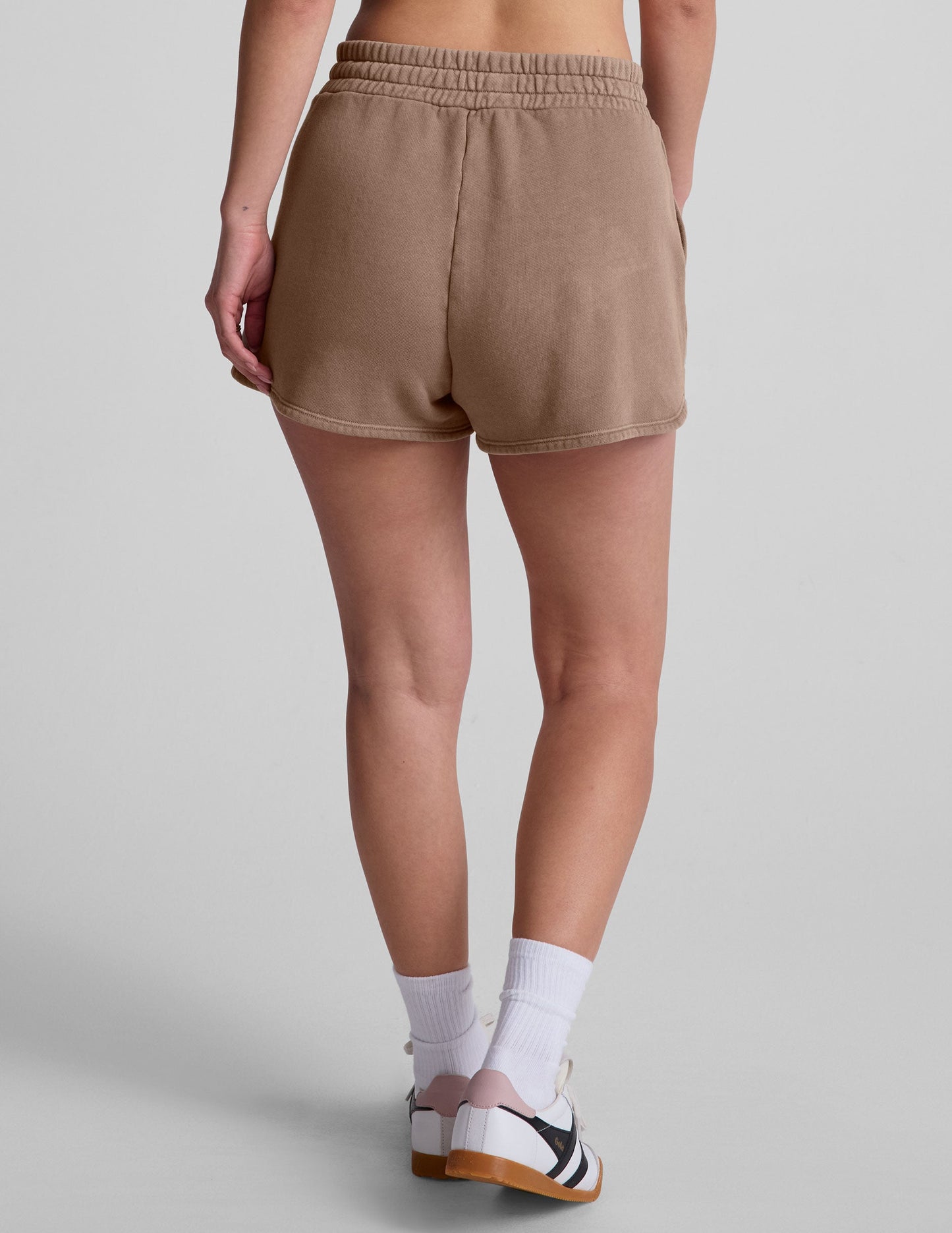 Beyond Yoga Relaxed Drawstring Cali Shorts - Washed Desert Sand