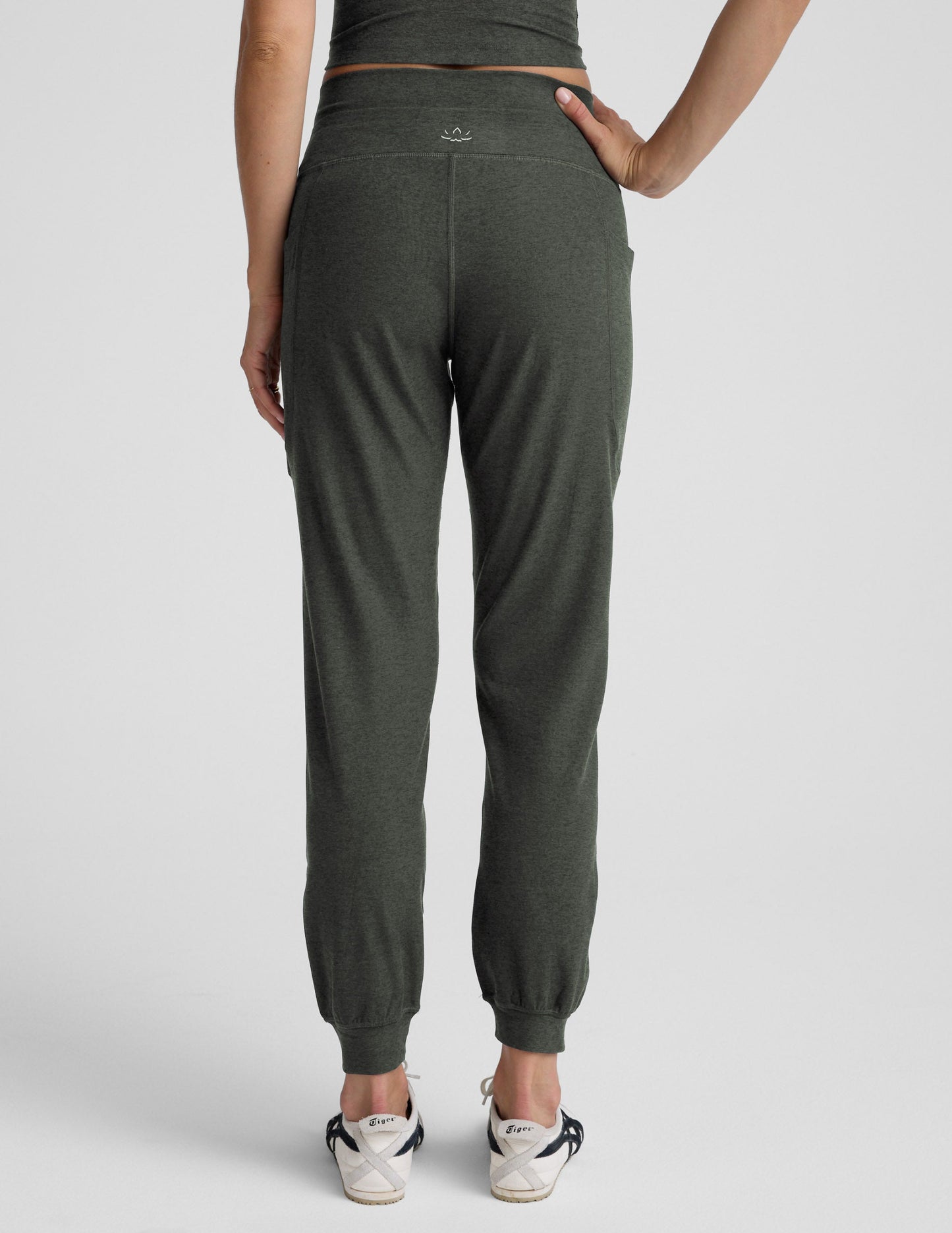 Beyond Yoga High Waisted Spacedye Pocket Jogger - Dusty Forest Heather
