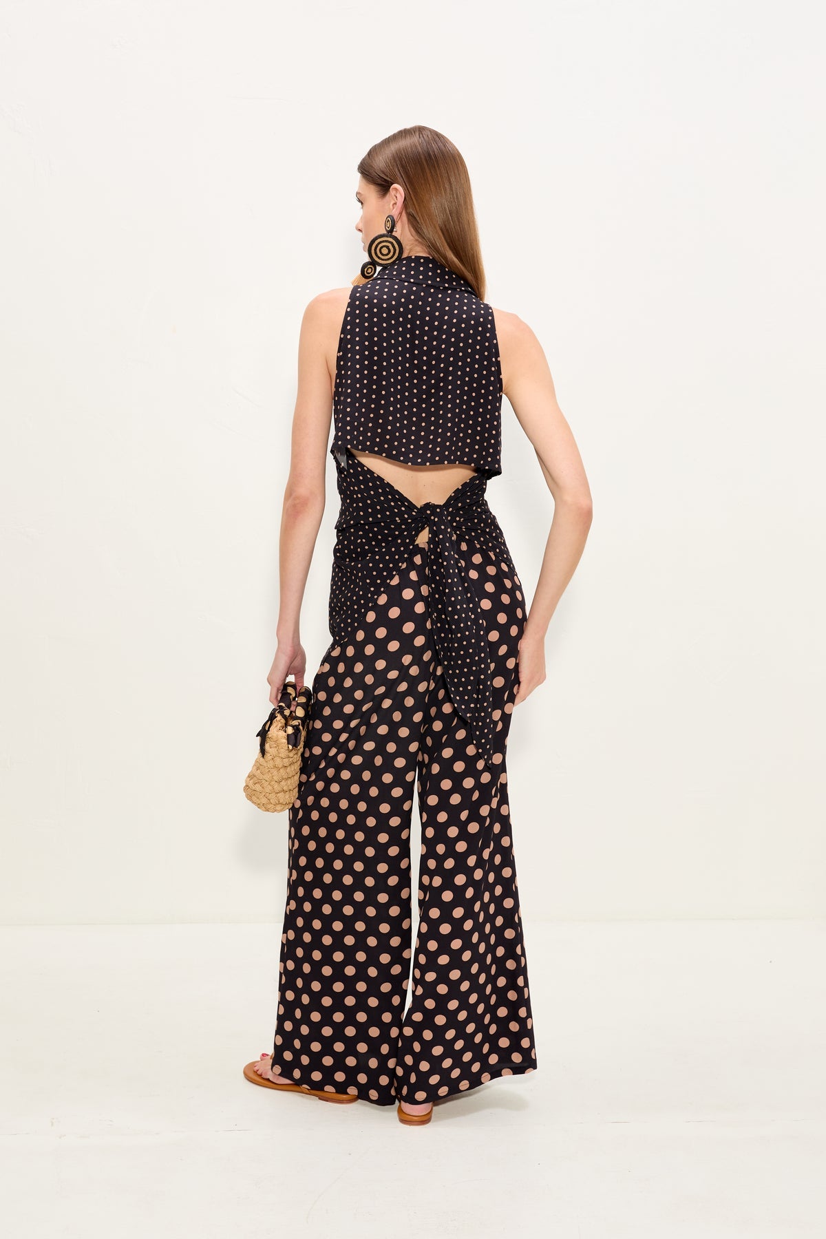 Loch Sleeveless Crepe Button Up - Black/Tan Polka Dot