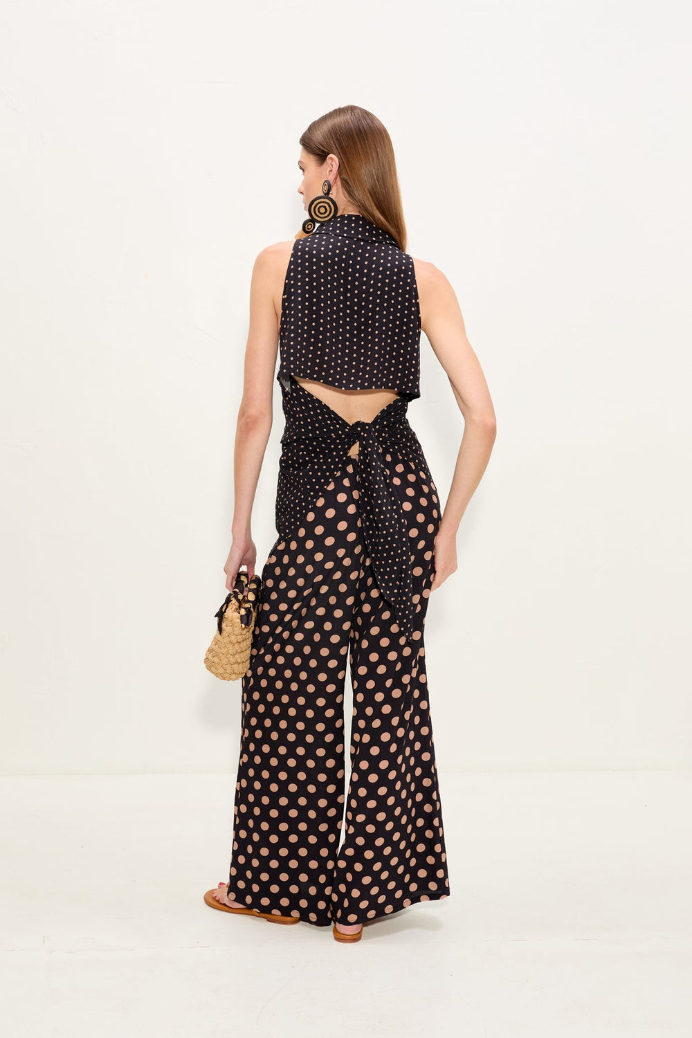 Loch Sleeveless Crepe Button Up - Black/Tan Polka Dot