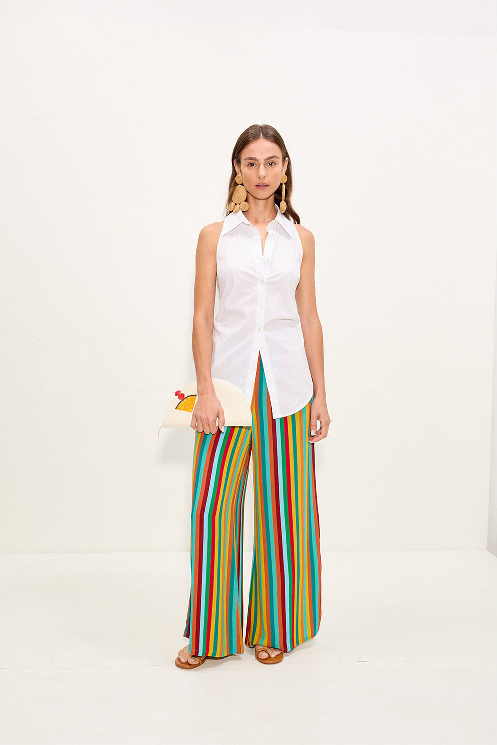 Loch Sleeveless Poplin Button Up - MACADAMIA