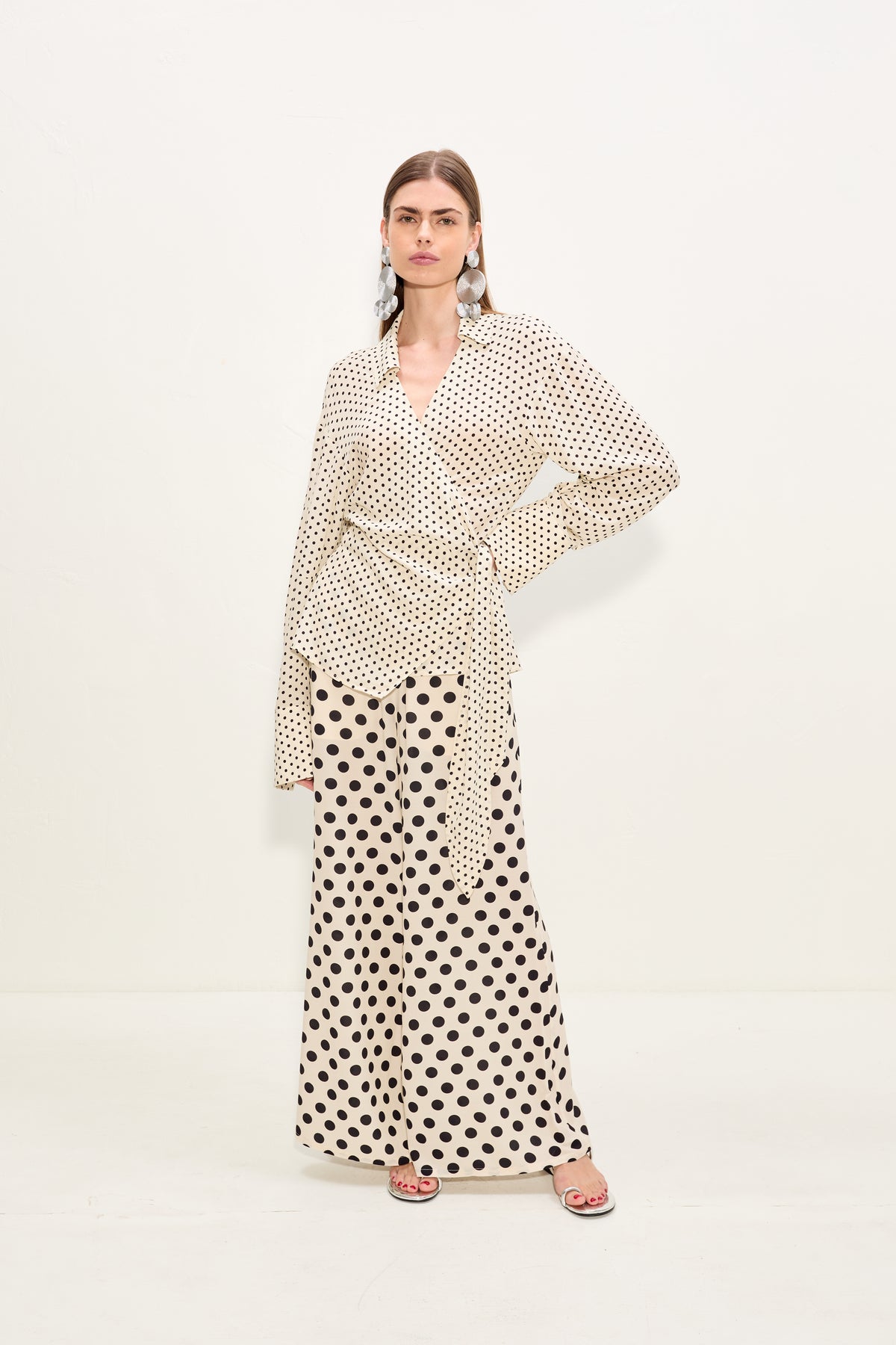 Nella Crepe Wide Leg Pant - Macadamia/Black Polka Dot