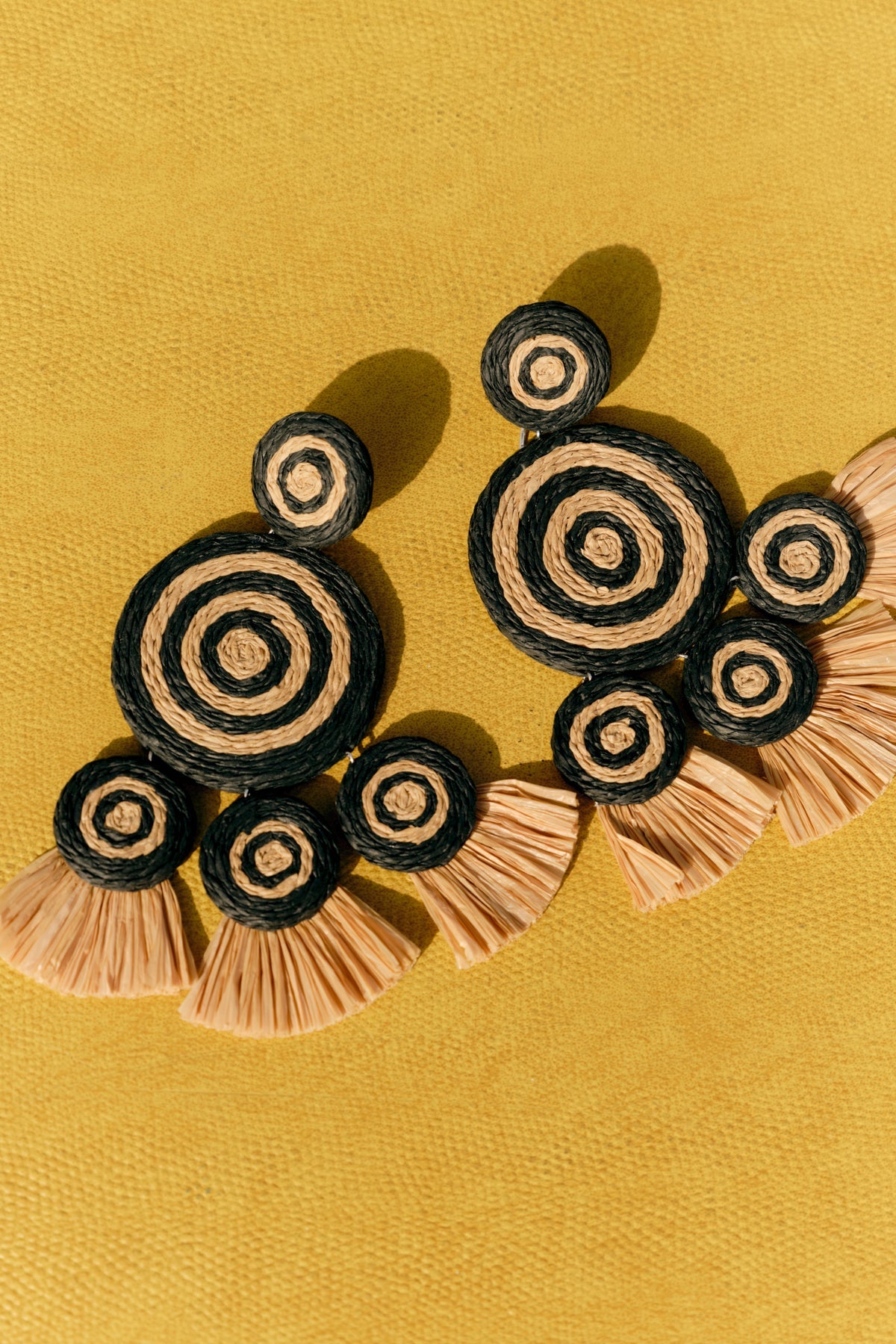 Raffia Fringe Deco Earring - Black/Natural