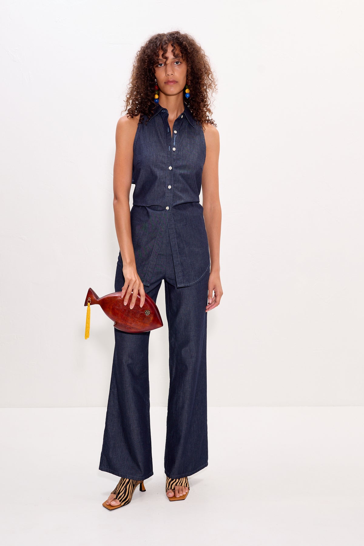 Loch Sleeveless Chambray Button Up - Indigo