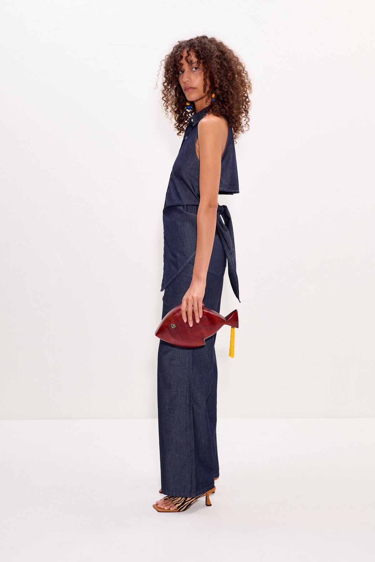 Loch Sleeveless Chambray Button Up - Indigo