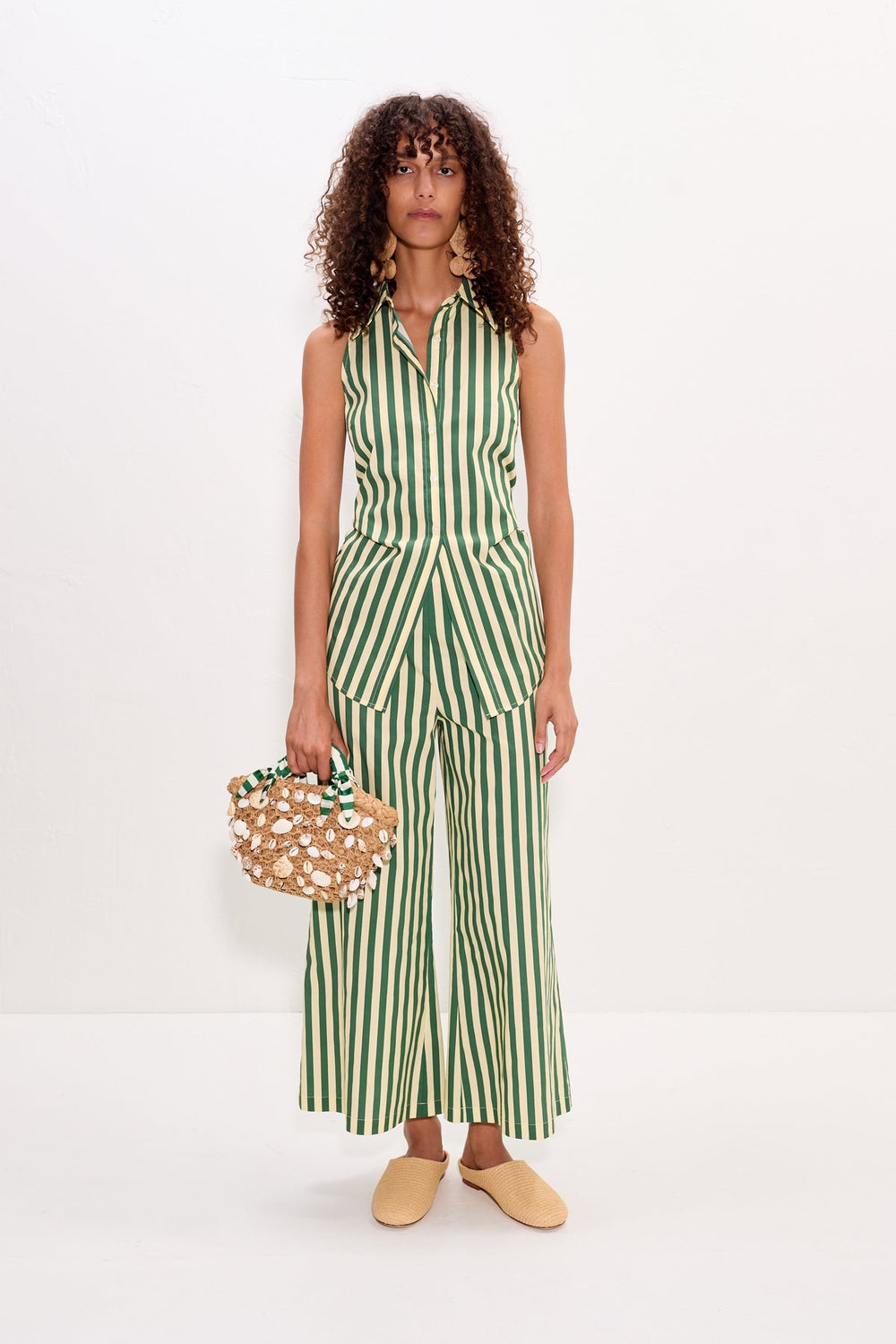 Loch Sleeveless Poplin Button Up - Gummy Green/Ecru