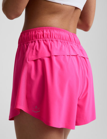 Beyond Yoga Women's 2.5" Solemate™ Shorts - Pink Glow