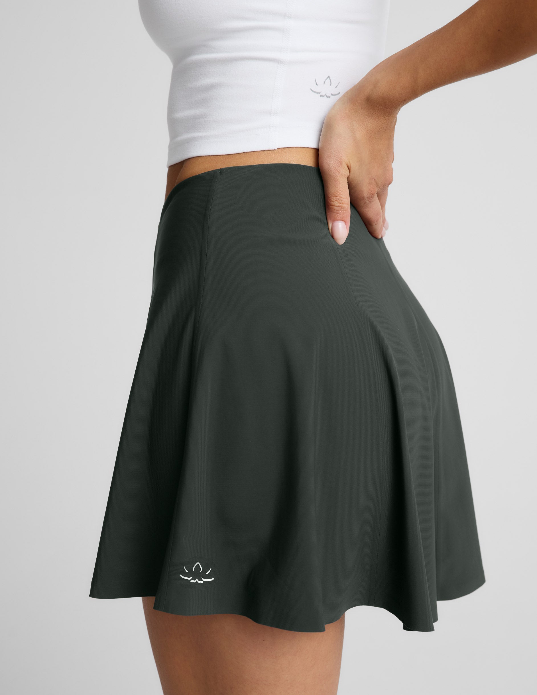 Beyond Yoga Women's Mid-Rise Mini Skirt - Slate Green