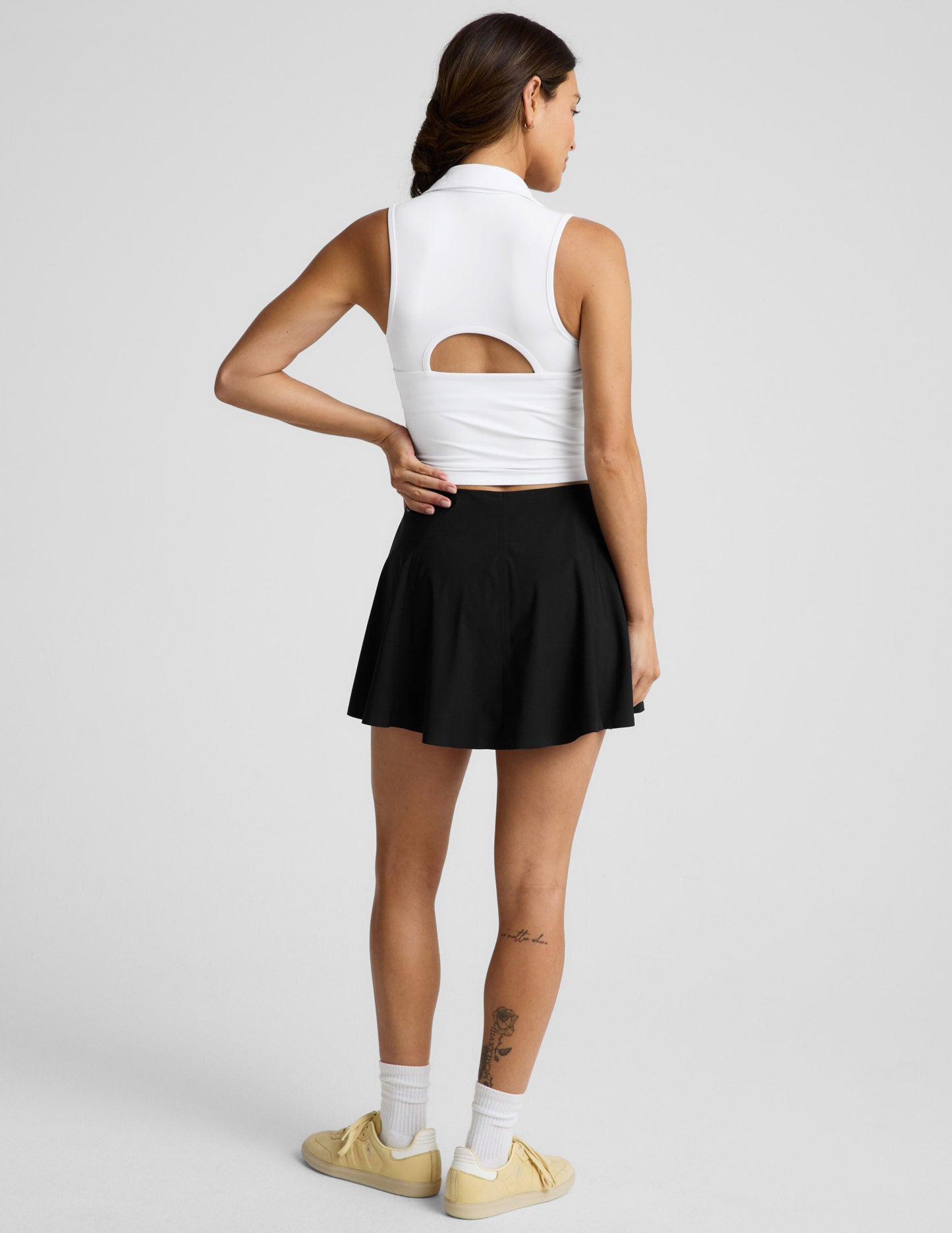 Beyond Yoga Women's Mid-Rise Tennis Mini Skirt - Black