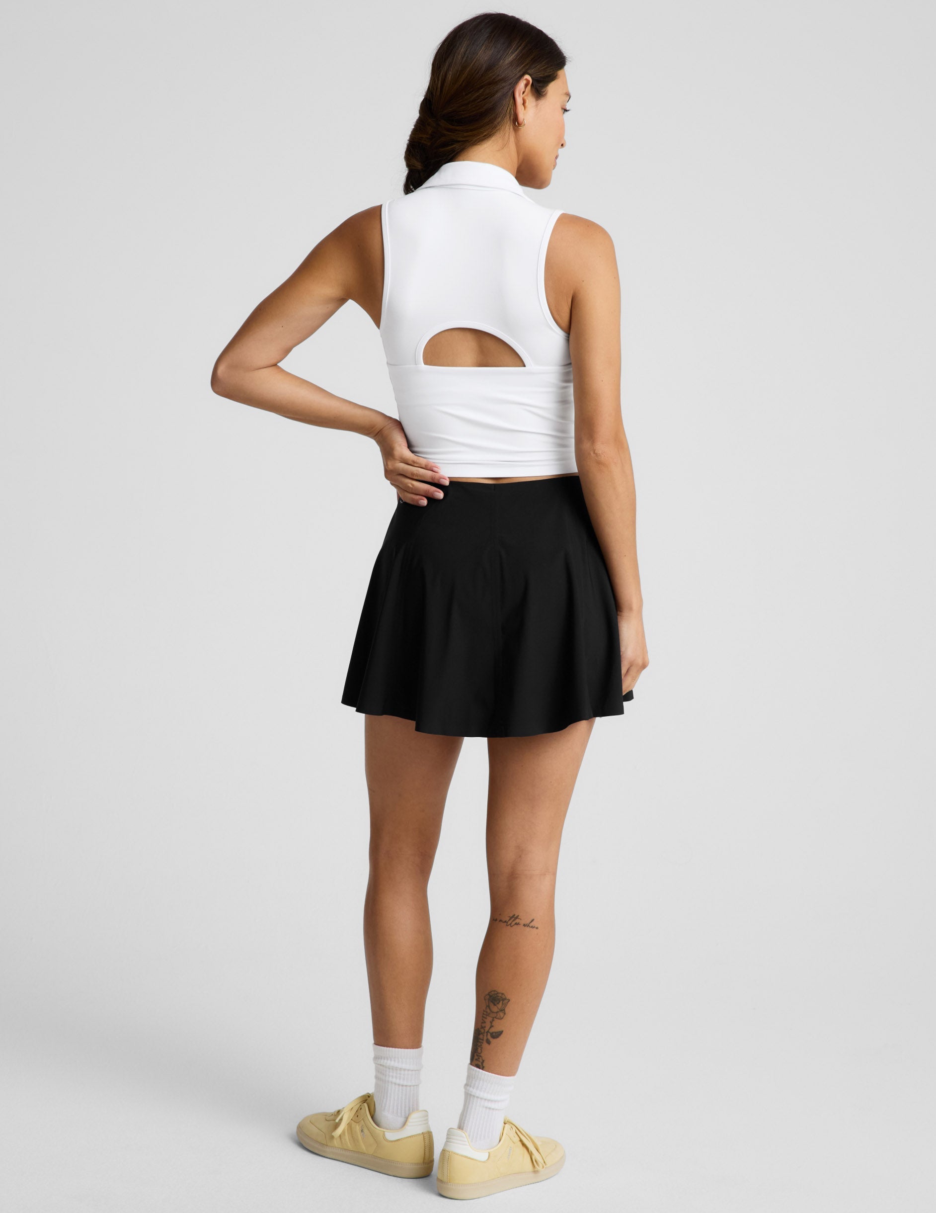 Beyond Yoga Women's Mid-Rise Tennis Mini Skirt - Black