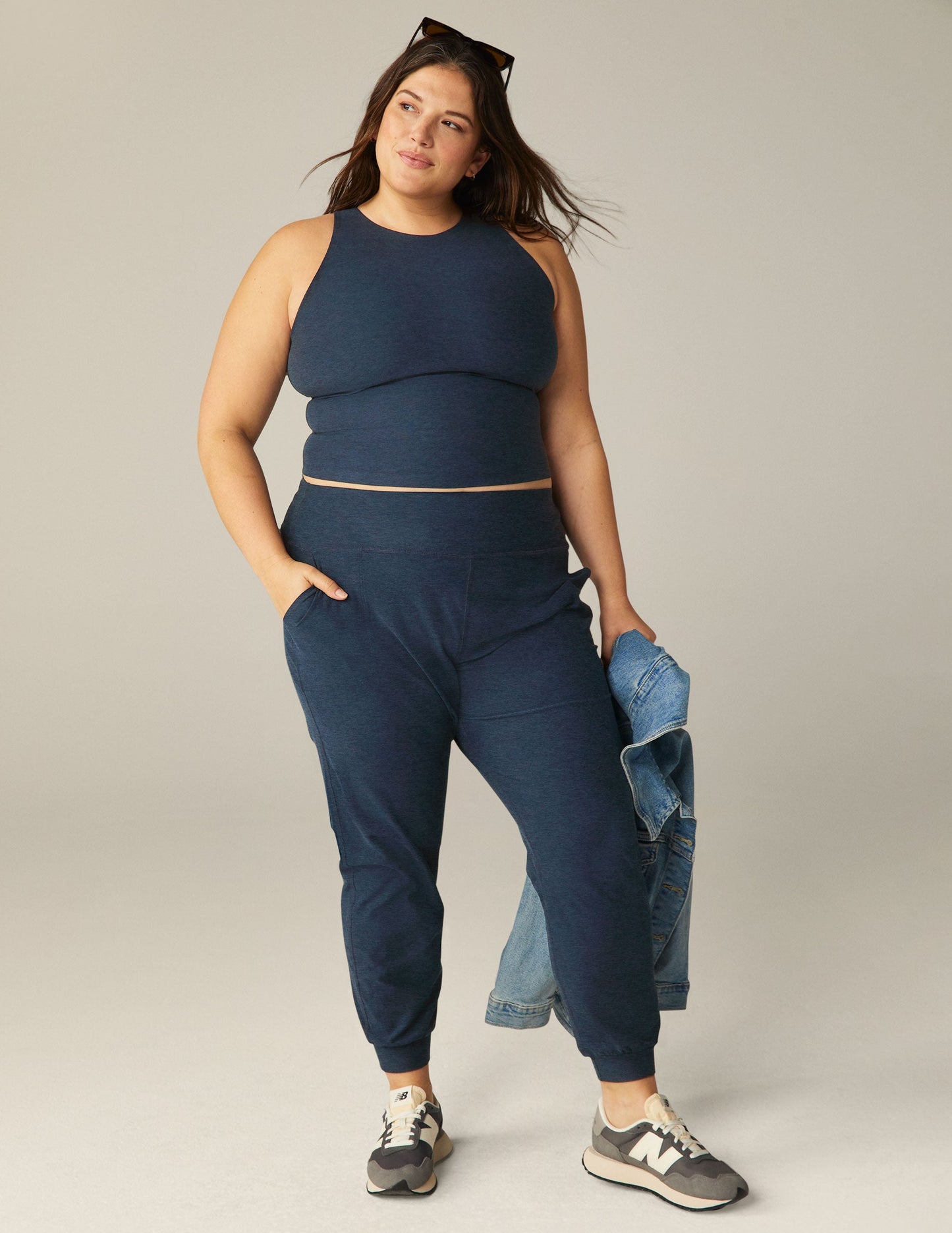 Beyond Yoga Women's Slim Fit Spacedye Midi Jogger - Nocturnal Navy
