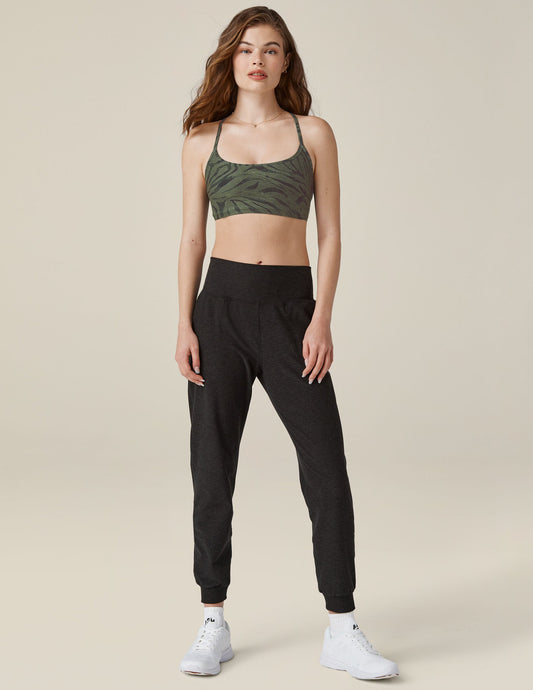 Beyond Yoga Women's Slim Fit Midi Spacedye Jogger - Darkest Night