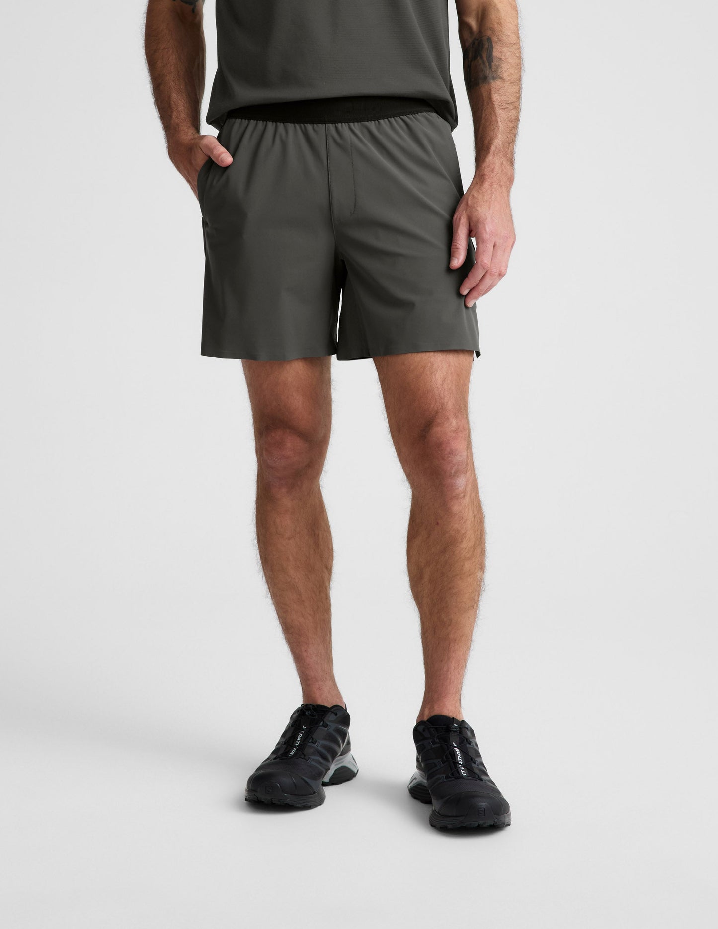 Beyond Yoga Men's Lined WarpLite Shorts - Slate Green