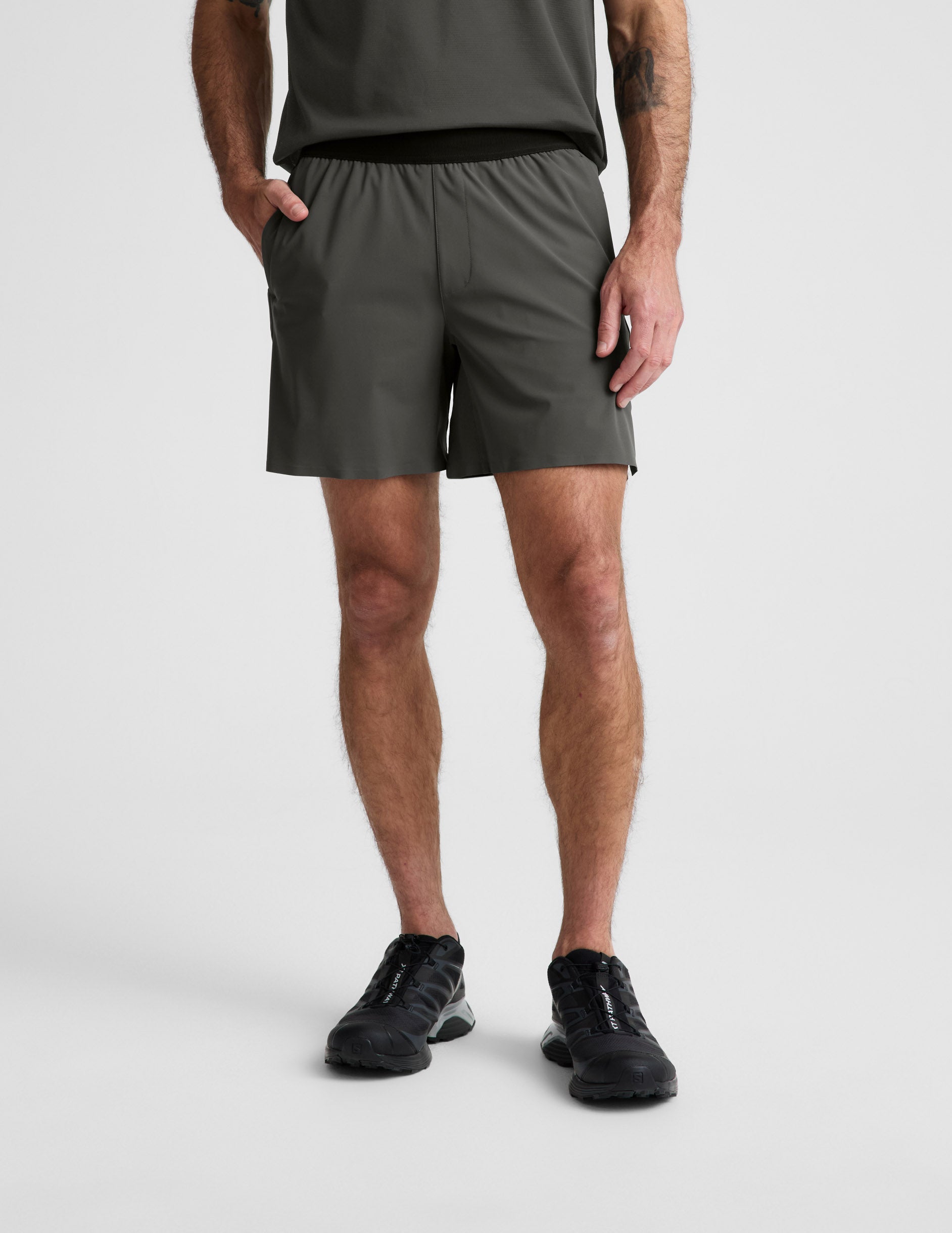 Beyond Yoga Men's Lined WarpLite Shorts - Slate Green