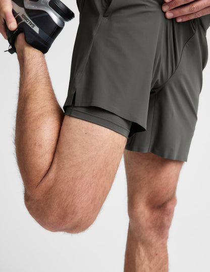 Beyond Yoga Men's Lined WarpLite Shorts - Slate Green