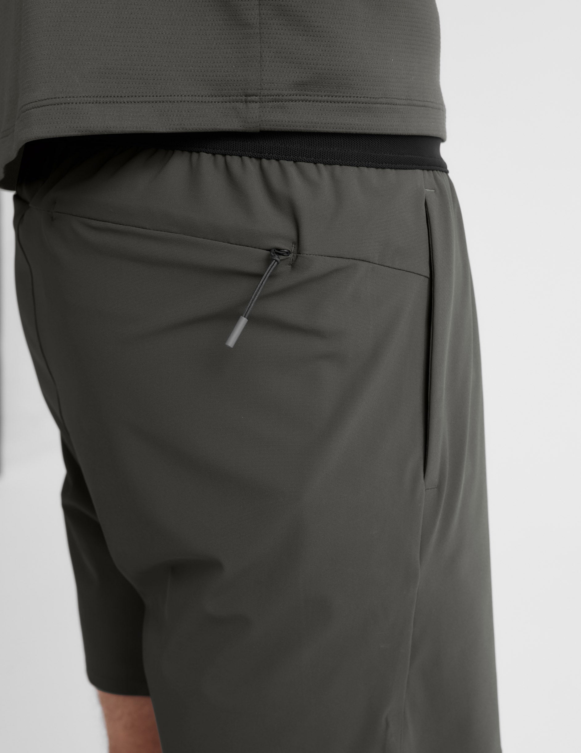 Beyond Yoga Men's Lined WarpLite Shorts - Slate Green