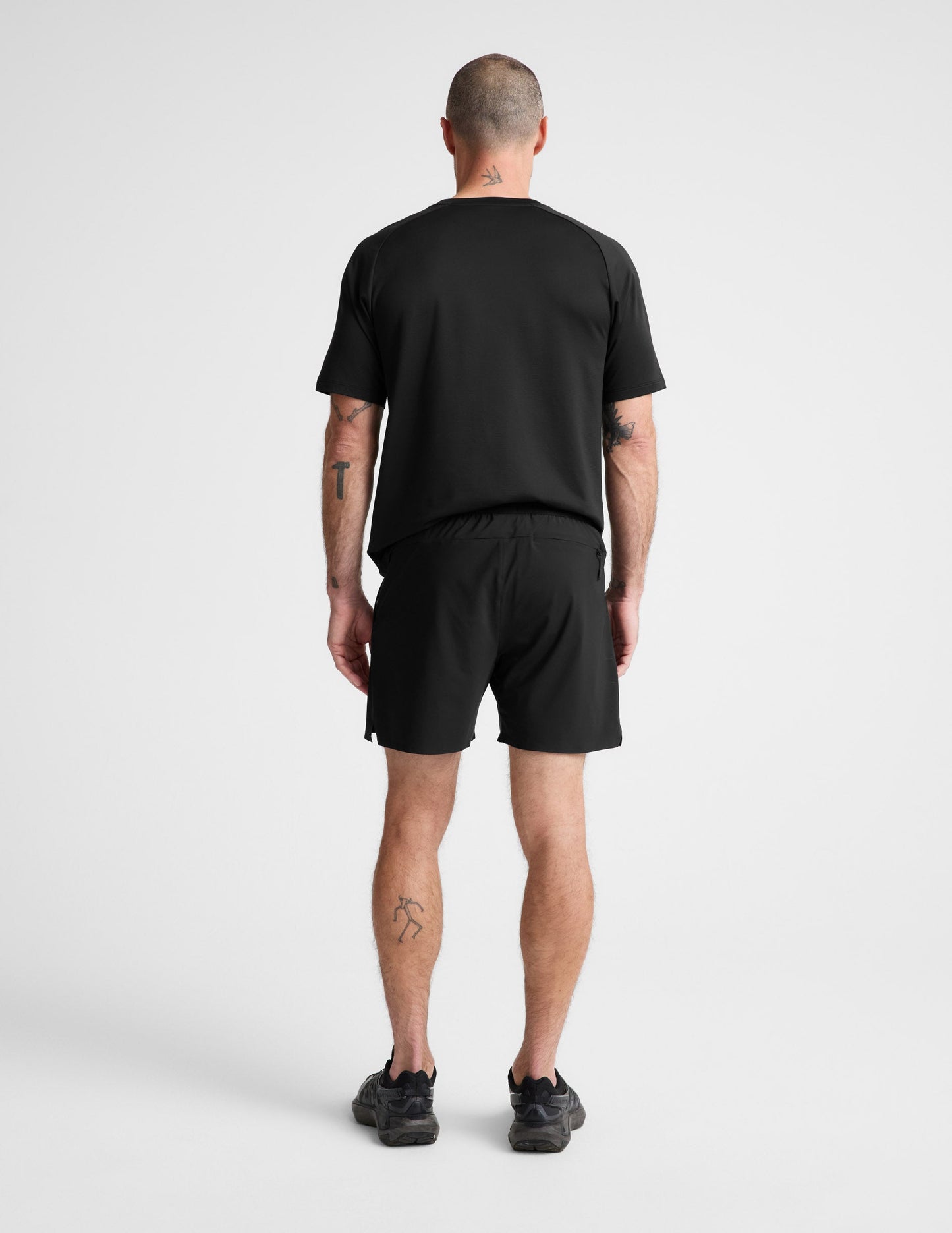 Beyond Yoga Men's Quick Dry Lined WarpLite Shorts - Black
