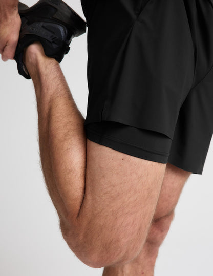 Beyond Yoga Men's Quick Dry Lined WarpLite Shorts - Black