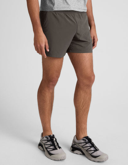 Beyond Yoga Men's 5-Inch Lined Running Pivotal 2.0 Shorts - Graphite