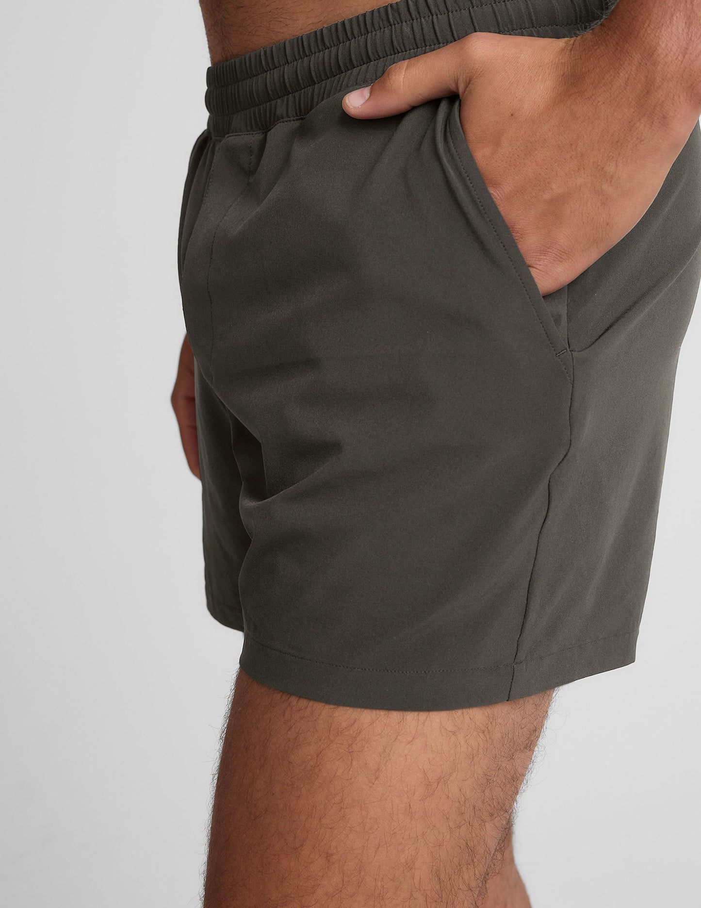 Beyond Yoga Men's 5-Inch Lined Running Pivotal 2.0 Shorts - Graphite