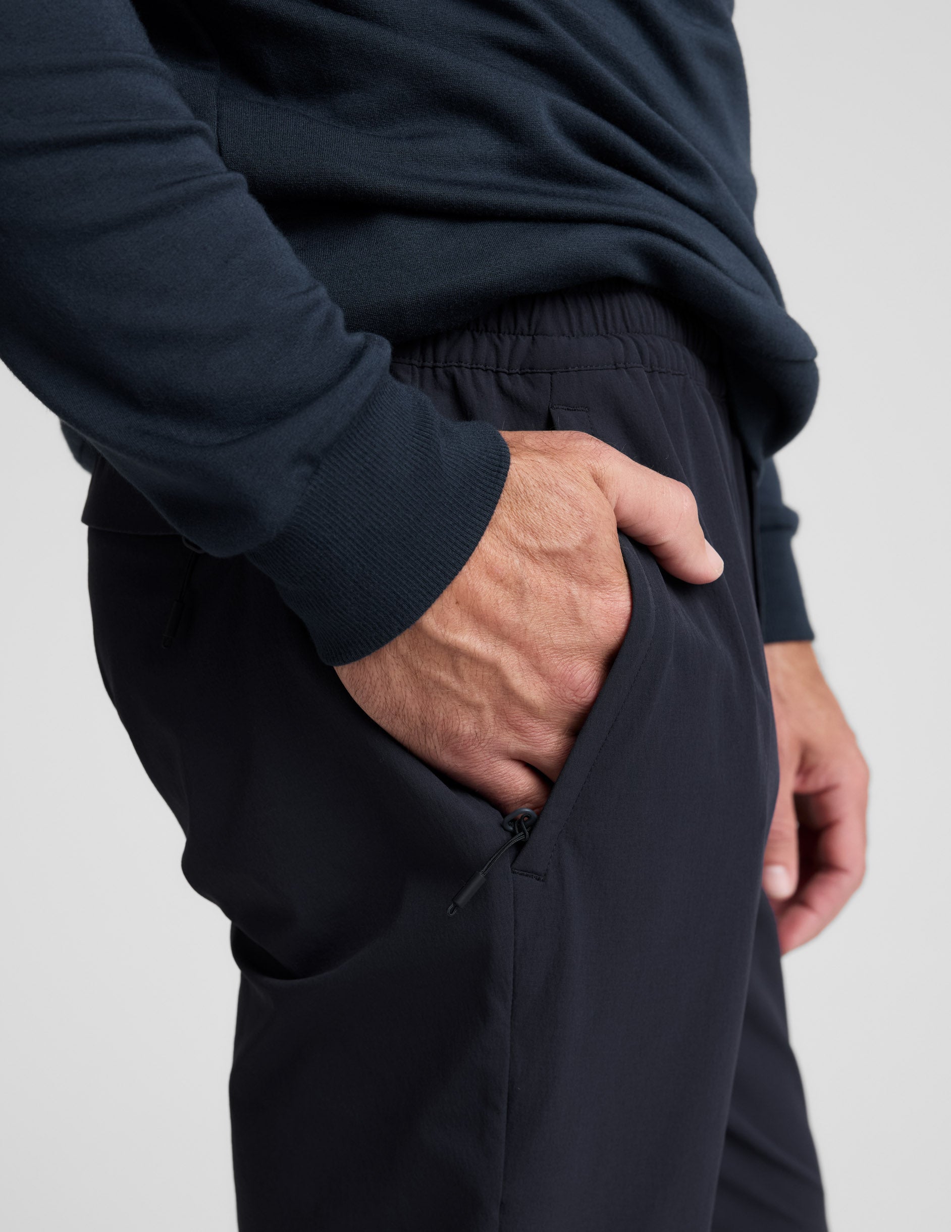 Beyond Yoga Men's Stretch Zipper Pocket All Terrain Pants - Navy