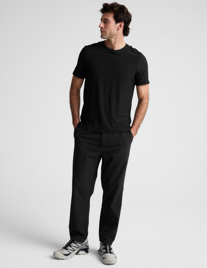 Beyond Yoga Men's Relaxed Straight Leg Dynamic Pants - Black