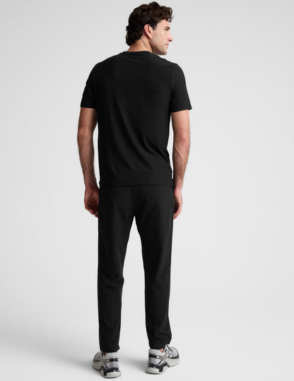 Beyond Yoga Men's Relaxed Straight Leg Dynamic Pants - Black