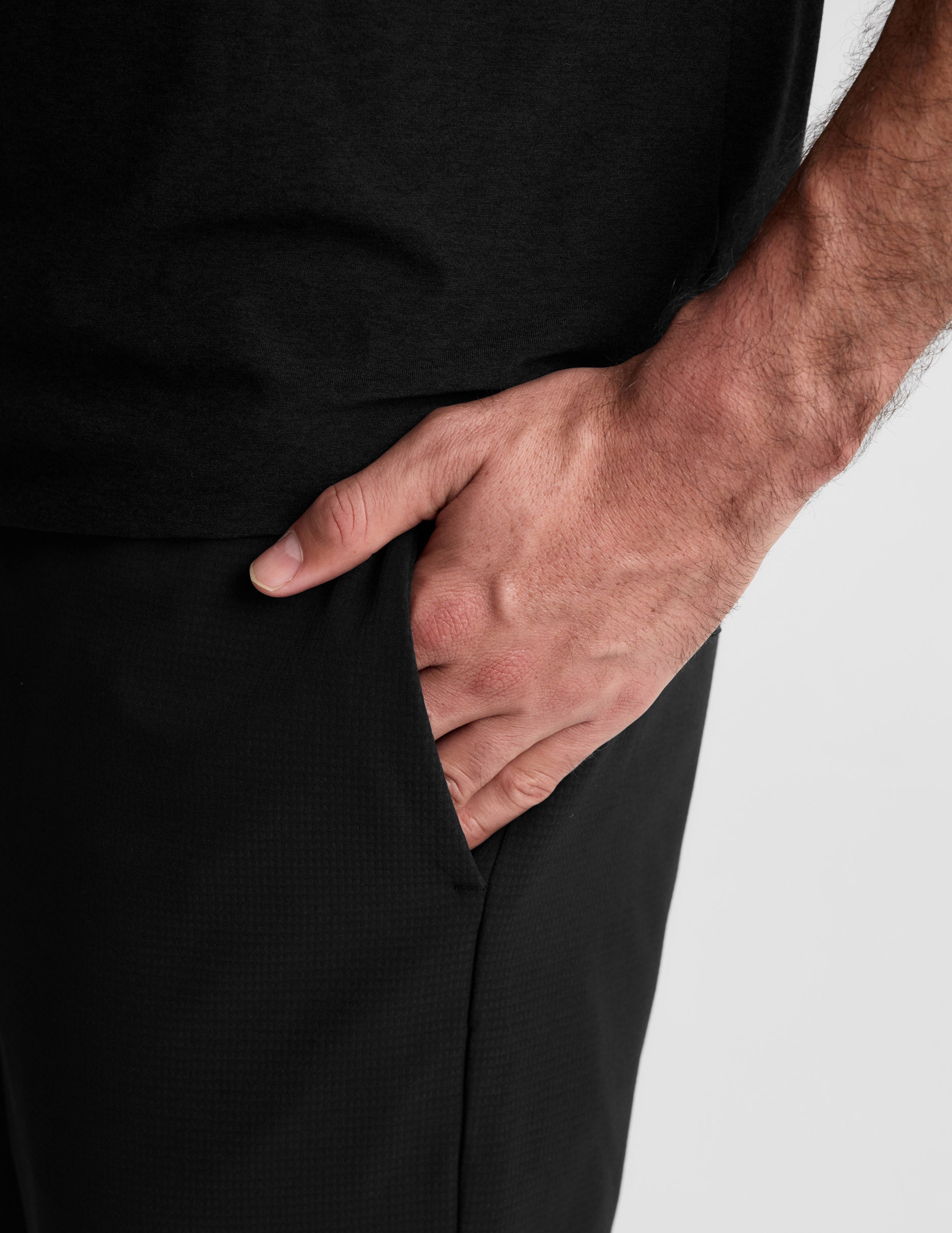 Beyond Yoga Men's Relaxed Straight Leg Dynamic Pants - Black