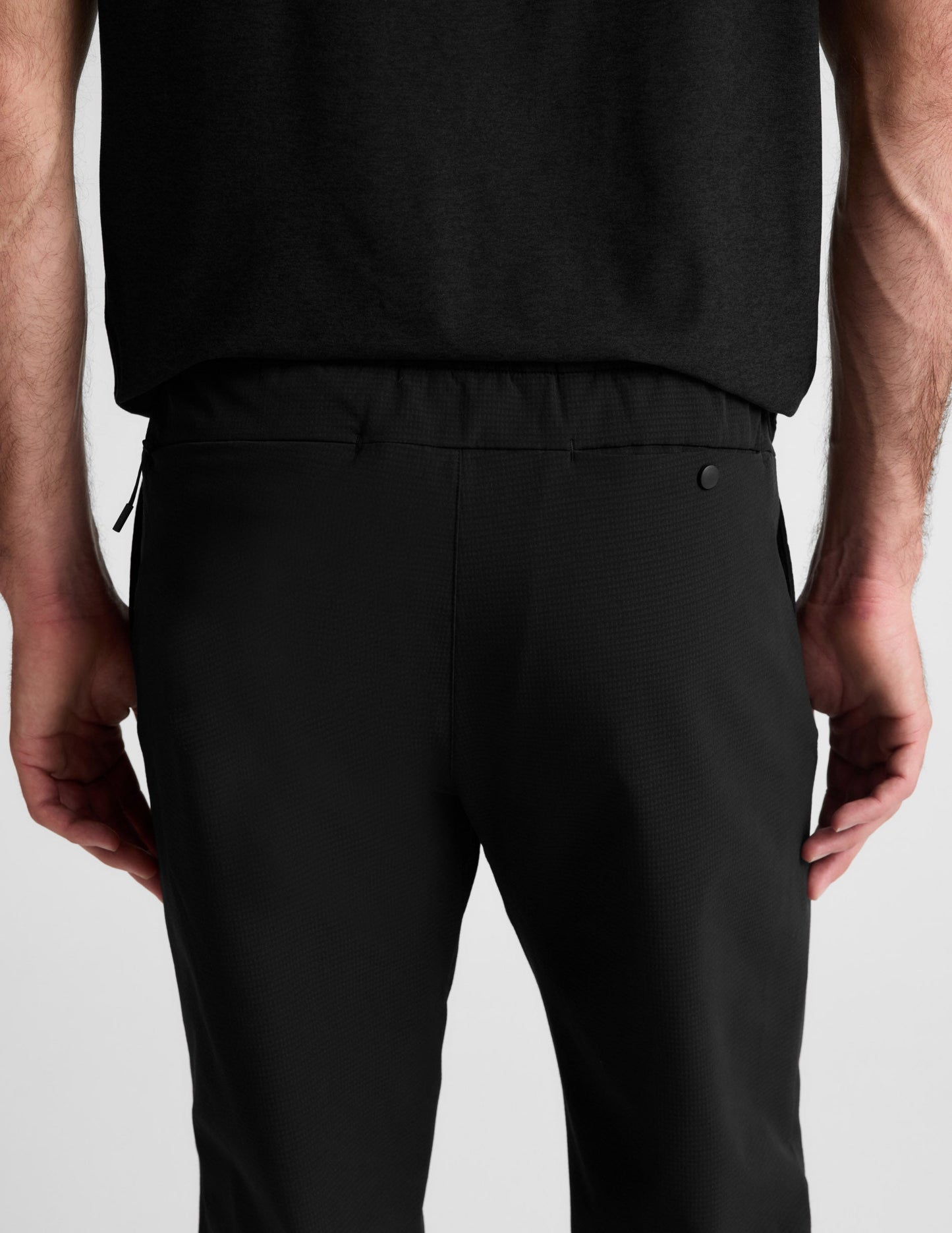Beyond Yoga Men's Relaxed Straight Leg Dynamic Pants - Black