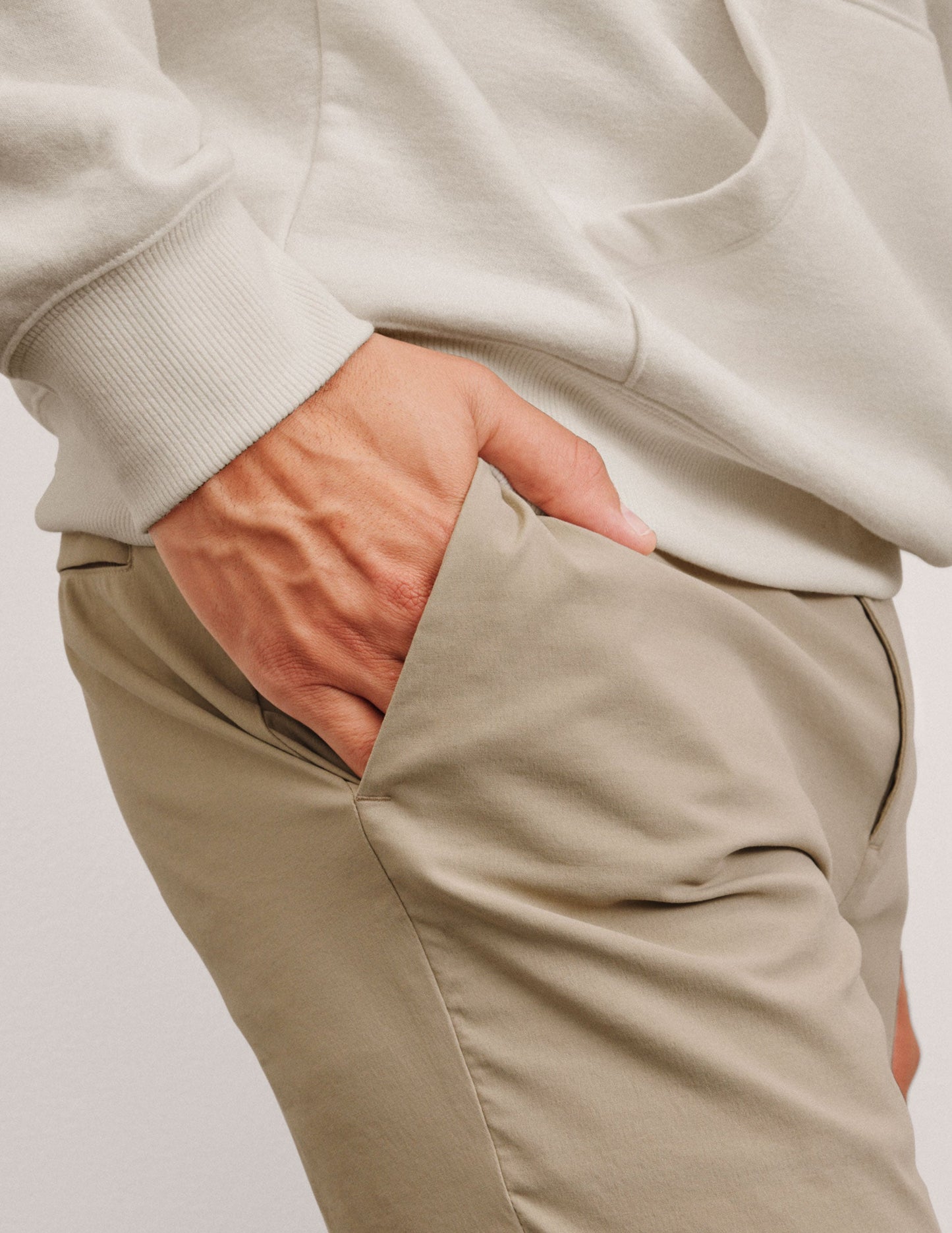 Beyond Yoga Men's Straight Fit Essential Chino Pants - Tan
