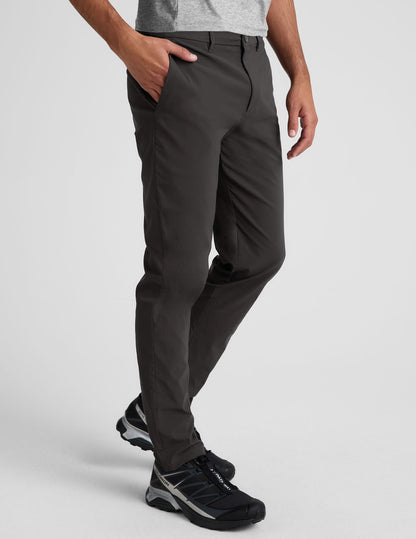 Beyond Yoga Men's Straight Leg Essential Chino Pants - Black Ash