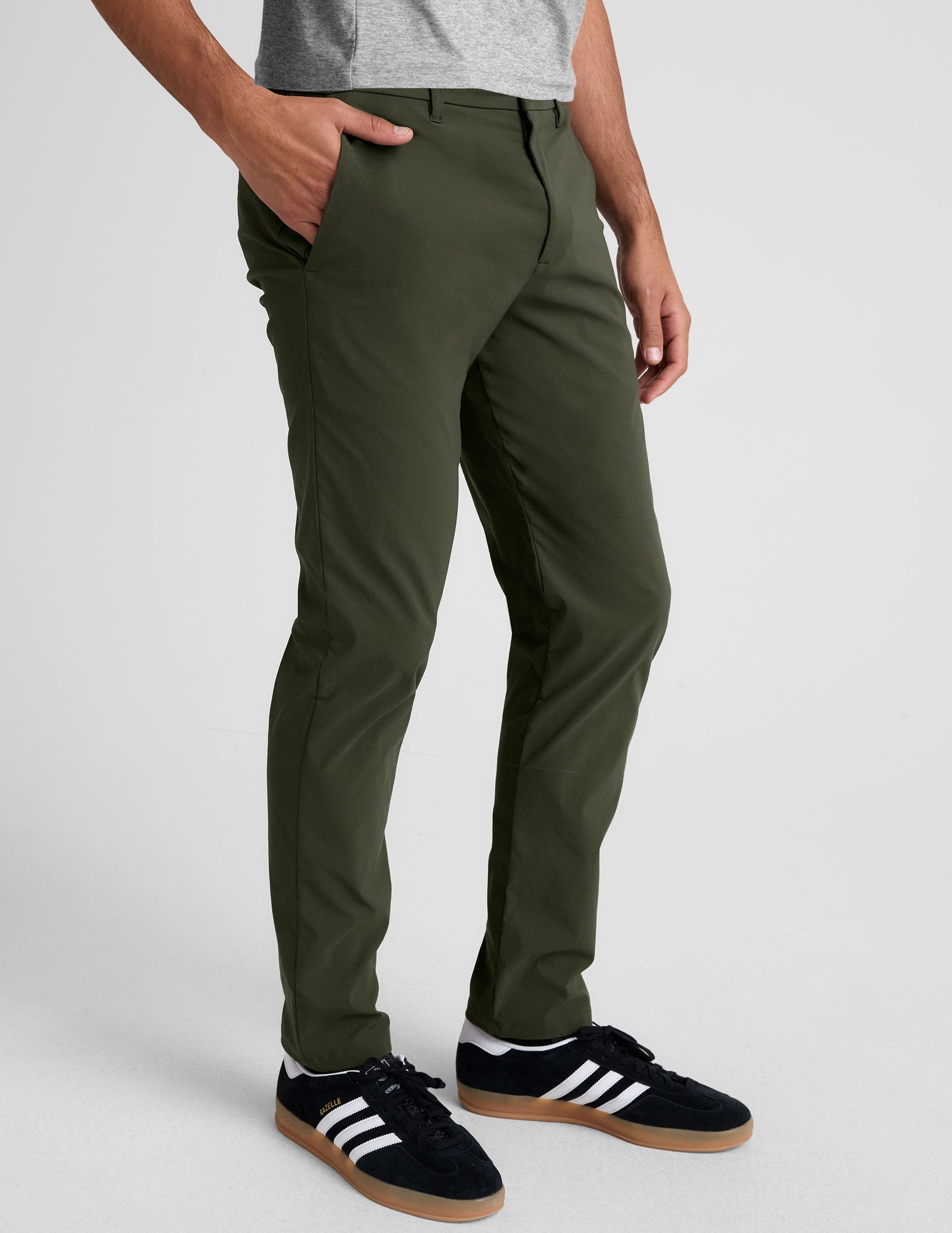 Beyond Yoga Men's Straight Leg Essential Chino Pants - Forest Moss