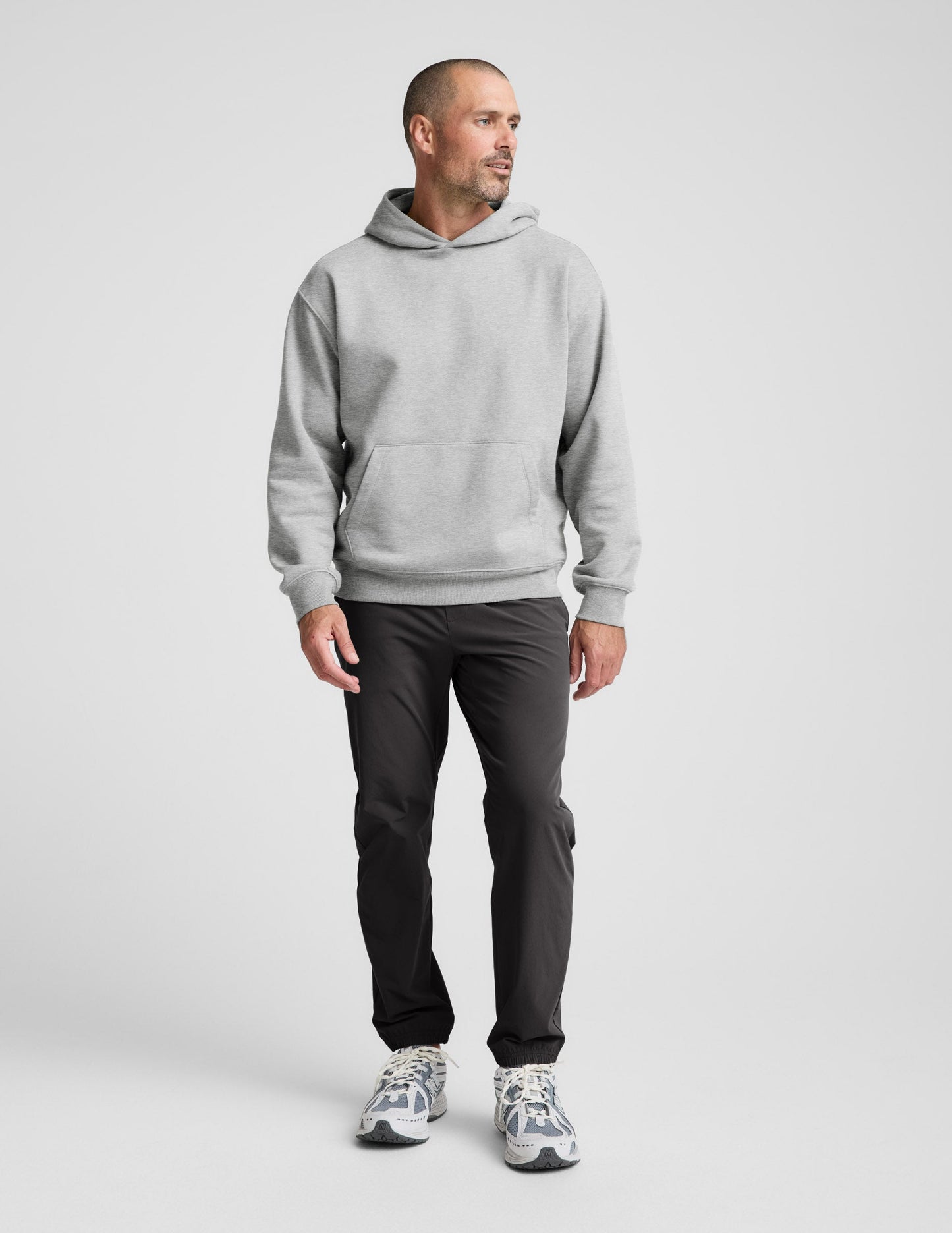 Beyond Yoga Men's Relaxed Fit On The Go Jogger Pants - Graphite