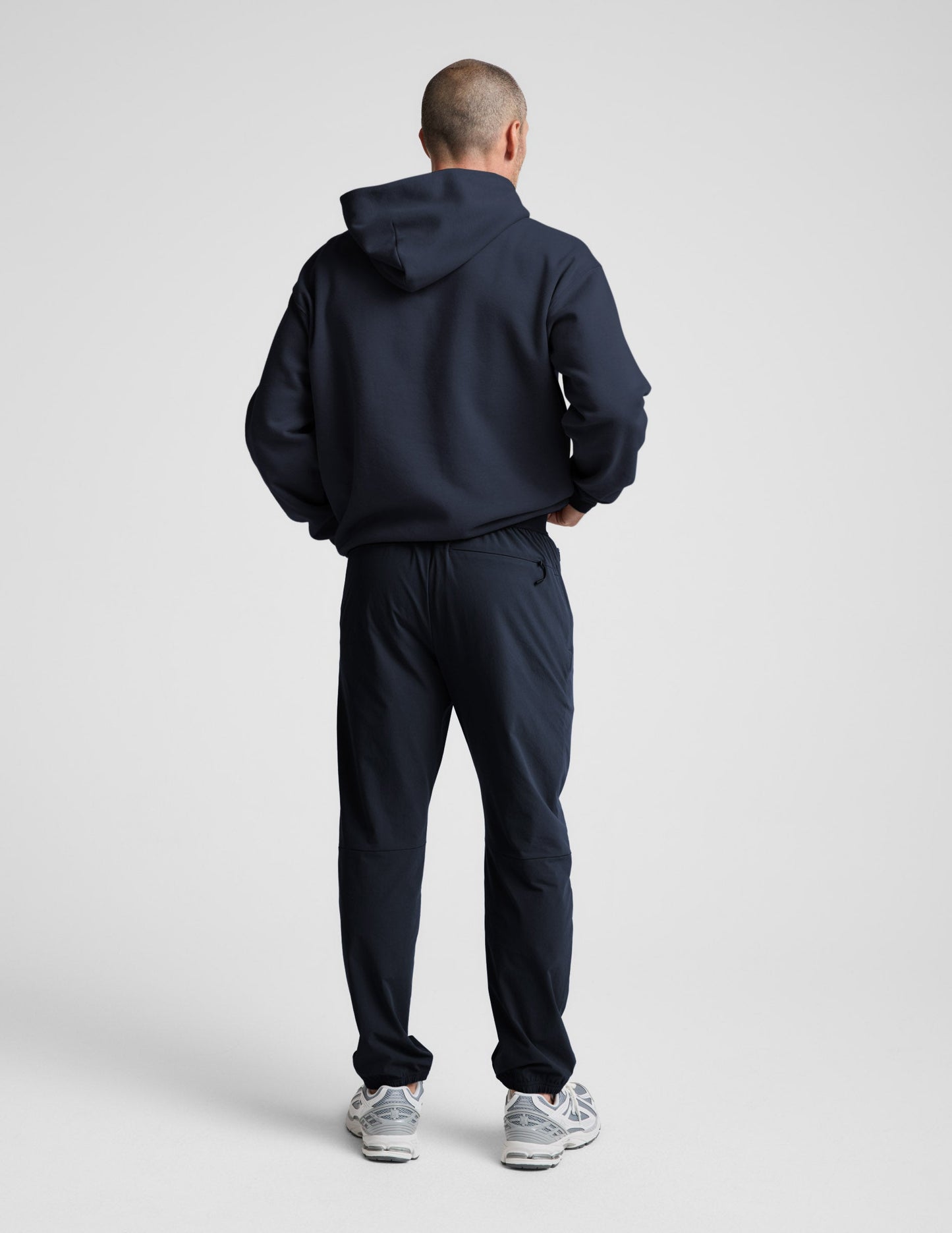 Beyond Yoga Men's Relaxed Fit On The Go Jogger Pants - Nocturnal Navy