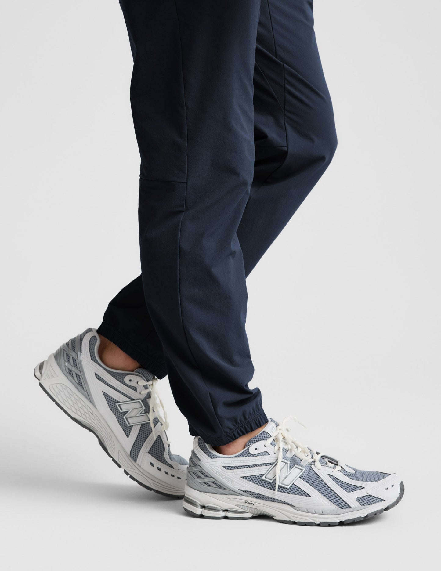 Beyond Yoga Men's Relaxed Fit On The Go Jogger Pants - Nocturnal Navy