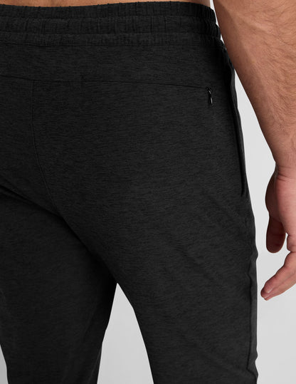 Beyond Yoga Men's Slim Fit Spacedye Jogger - Darkest Night