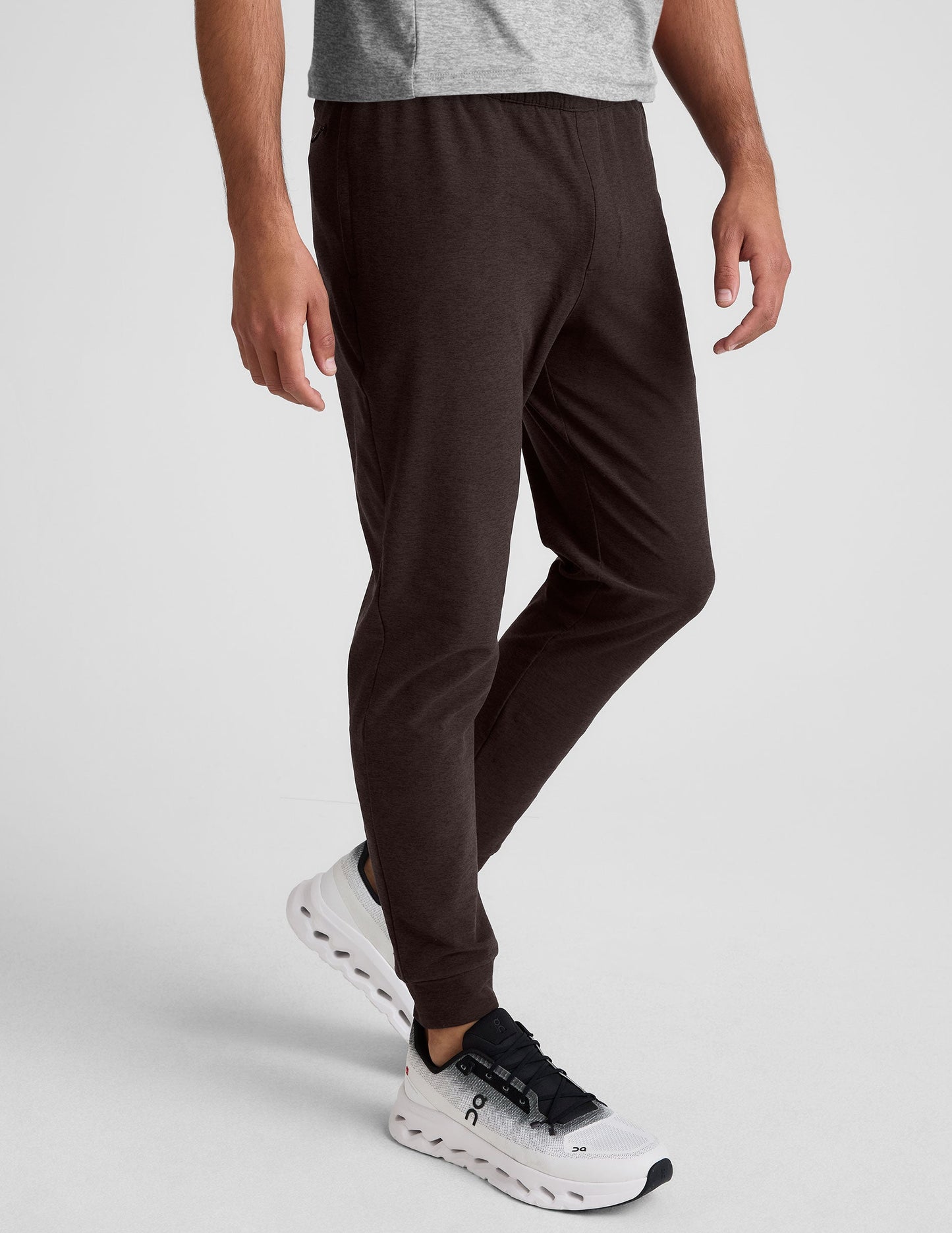 Beyond Yoga Men's Slim Fit Zipper Pocket Spacedye Jogger - Dark Chocolate