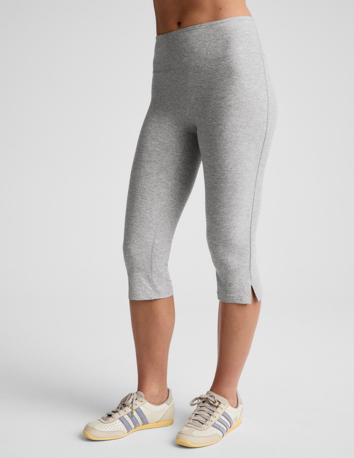 Beyond Yoga Mid-Rise Slit Spacedye Pedal Pusher Legging - Silver Mist