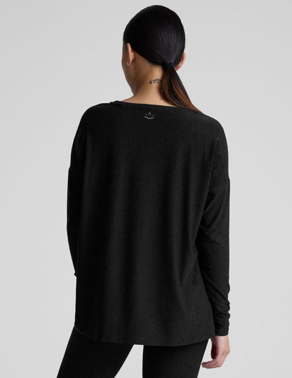 Beyond Yoga Featherweight Feels Like Home Long Sleeve Maternity Top
