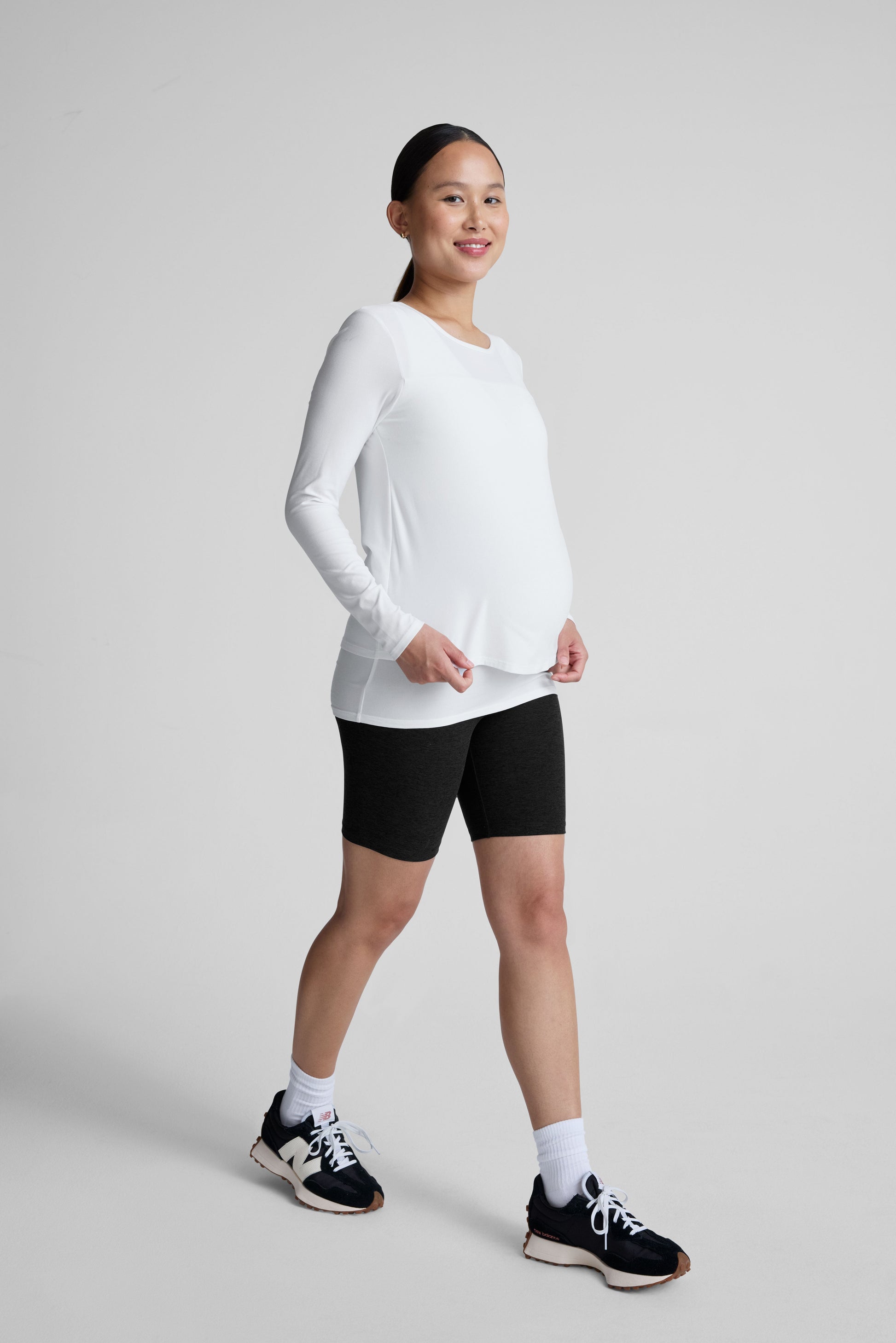 Beyond Yoga Featherweight Under Wraps Nursing Overlap Long Sleeve Tee
