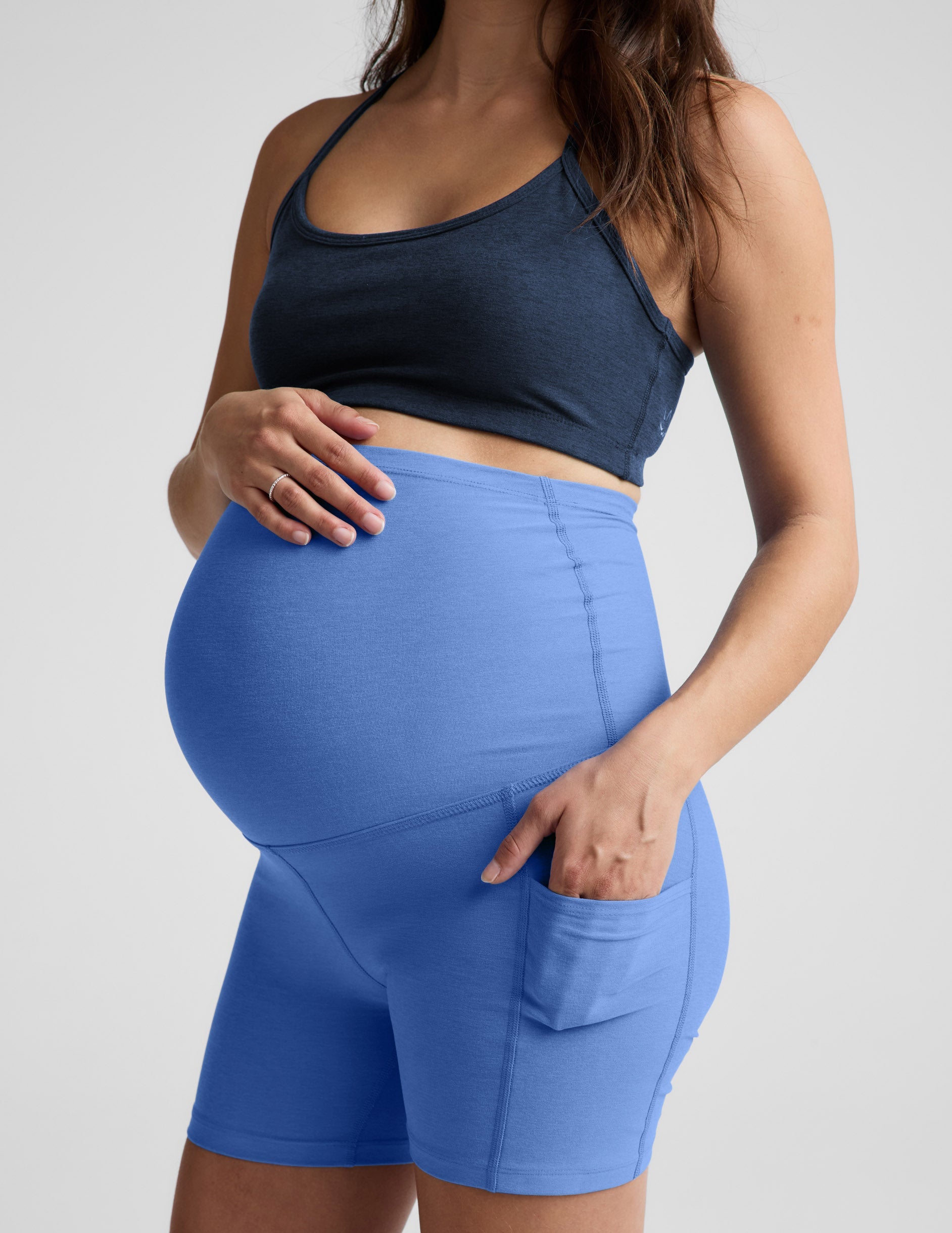 Beyond Yoga Women's Spacedye Maternity Pocket Biker Shorts - Blue