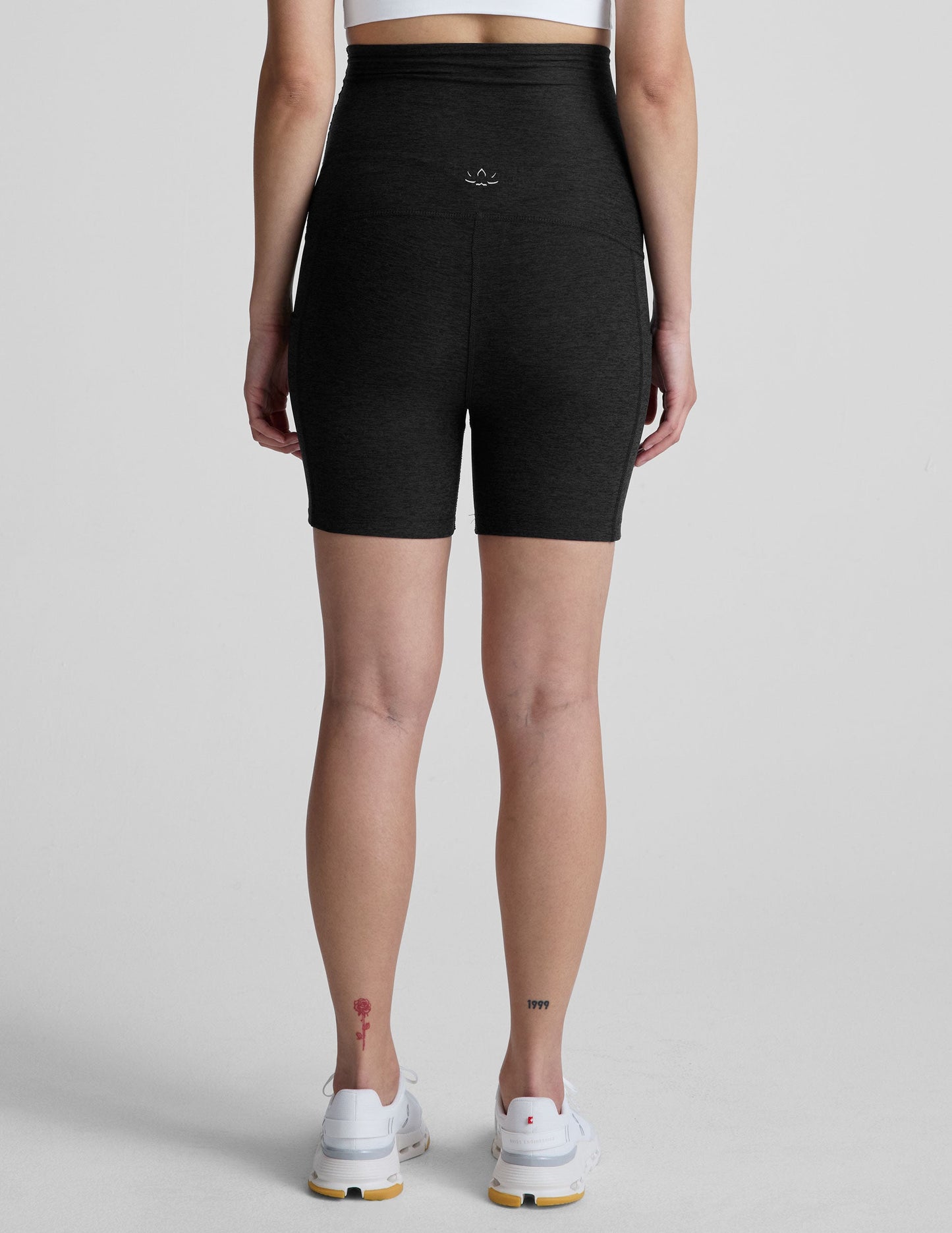 Beyond Yoga High Waisted Spacedye Maternity Biker Shorts - Darkest Night
– Beyond Yoga