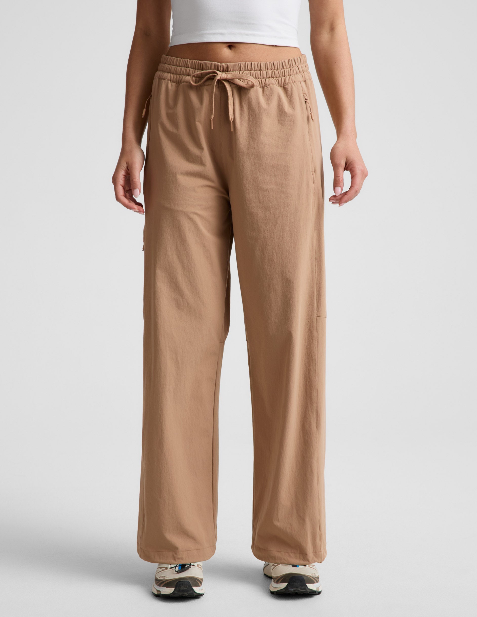 Beyond Yoga Women's Peak Cargo Pants - Camel