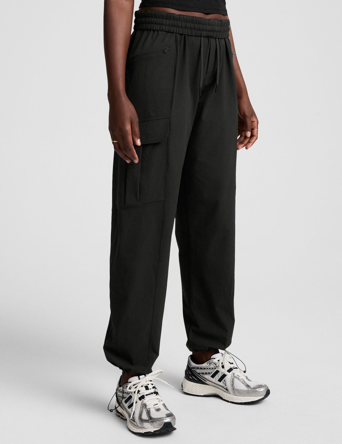 Beyond Yoga Women's Relaxed Fit Cargo Pants - Black