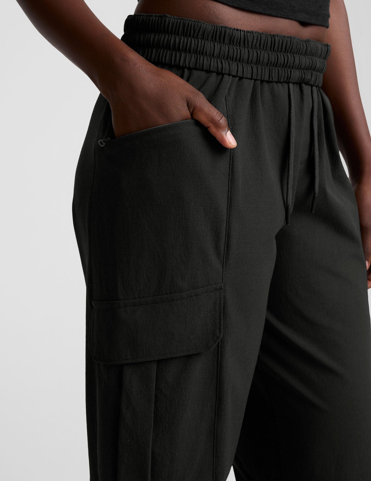Beyond Yoga Women's Relaxed Fit Cargo Pants - Black