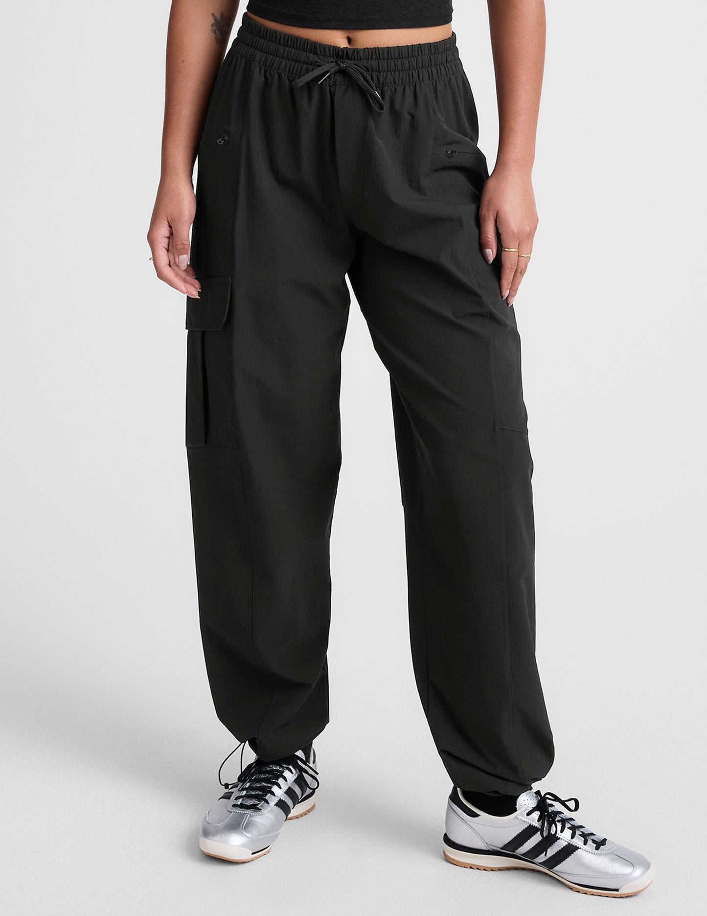 Beyond Yoga Women's Relaxed Fit Cargo Pants - Black