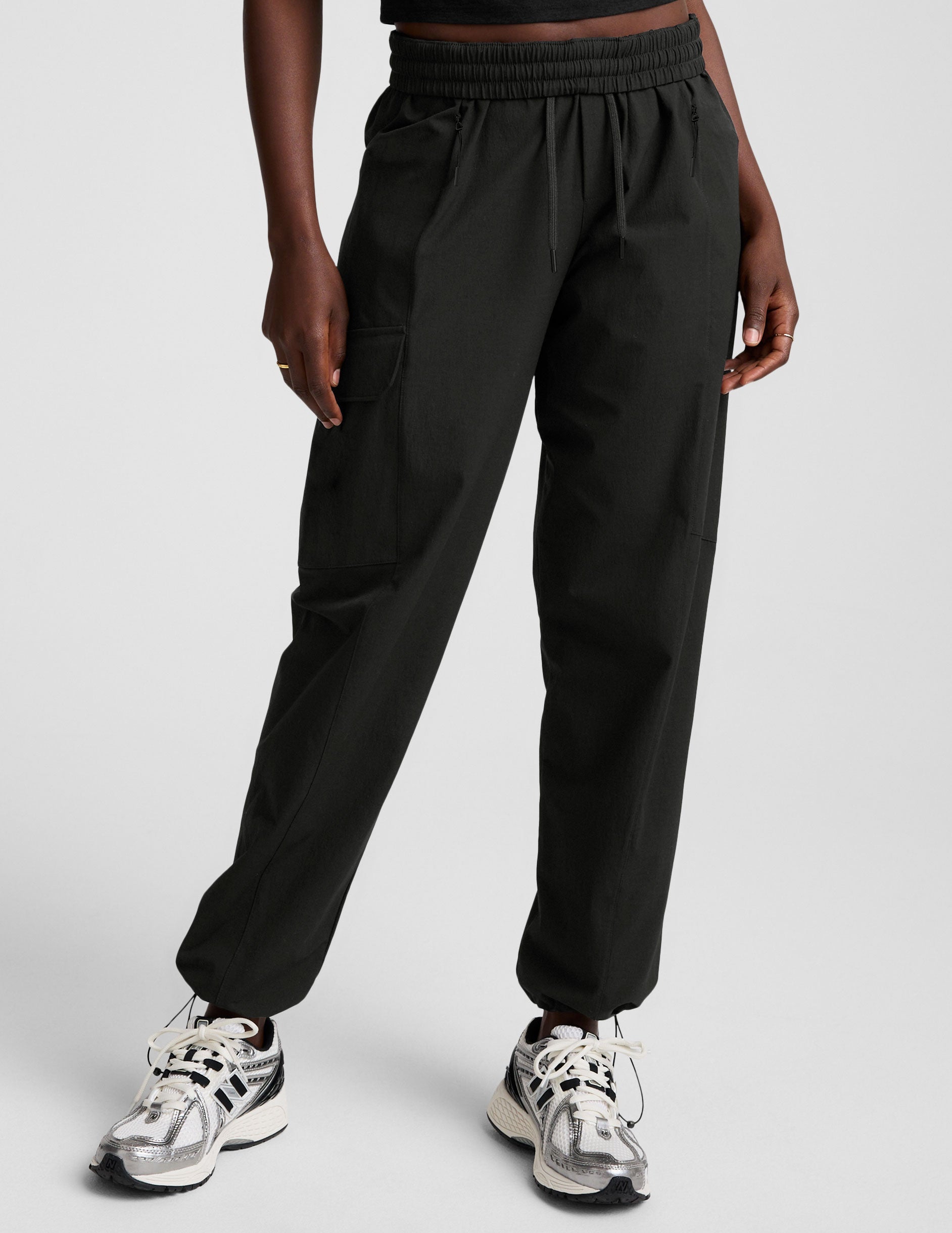 Beyond Yoga Women's Relaxed Fit Cargo Pants - Black