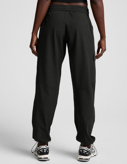 Beyond Yoga Women's Relaxed Fit Cargo Pants - Black